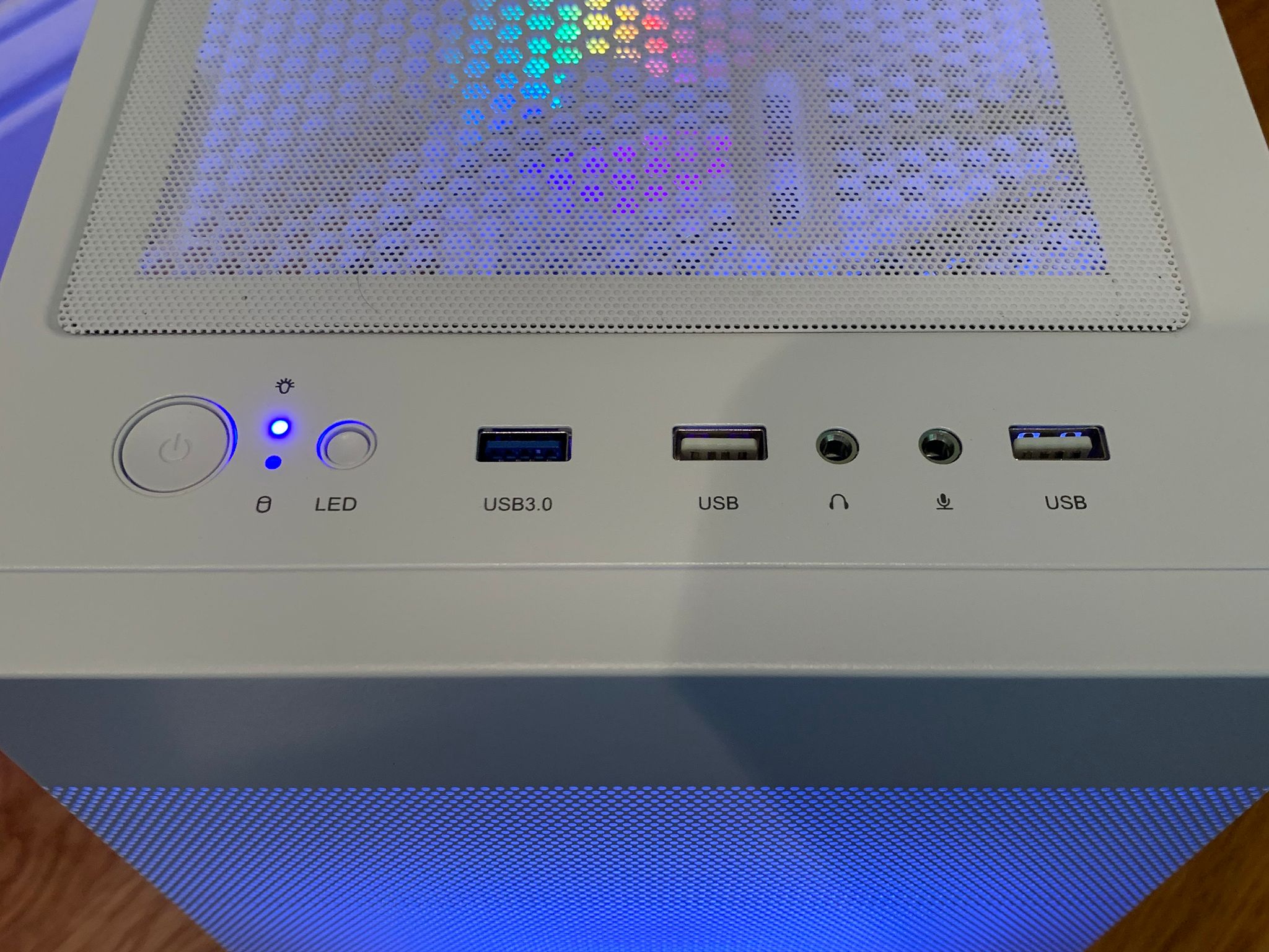 i5 6500 RX 480 4GB WHITE FORTNITE READY GAMING PC 16GB RAM 1TB SSD WINDOW 10