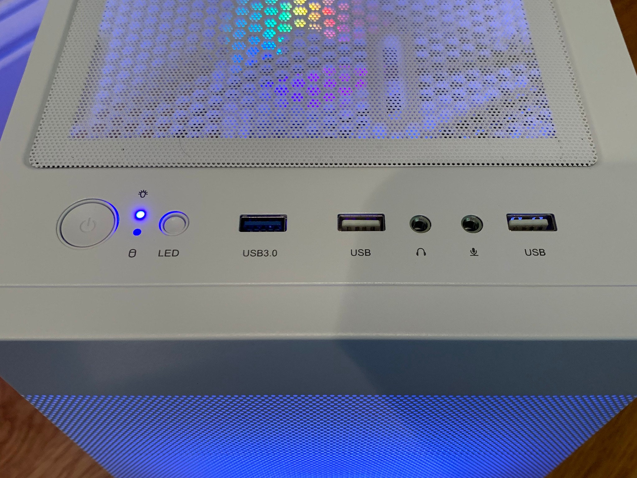 i5 6500 RX 480 4GB WHITE FORTNITE READY GAMING PC 16GB RAM 1TB SSD WINDOW 10