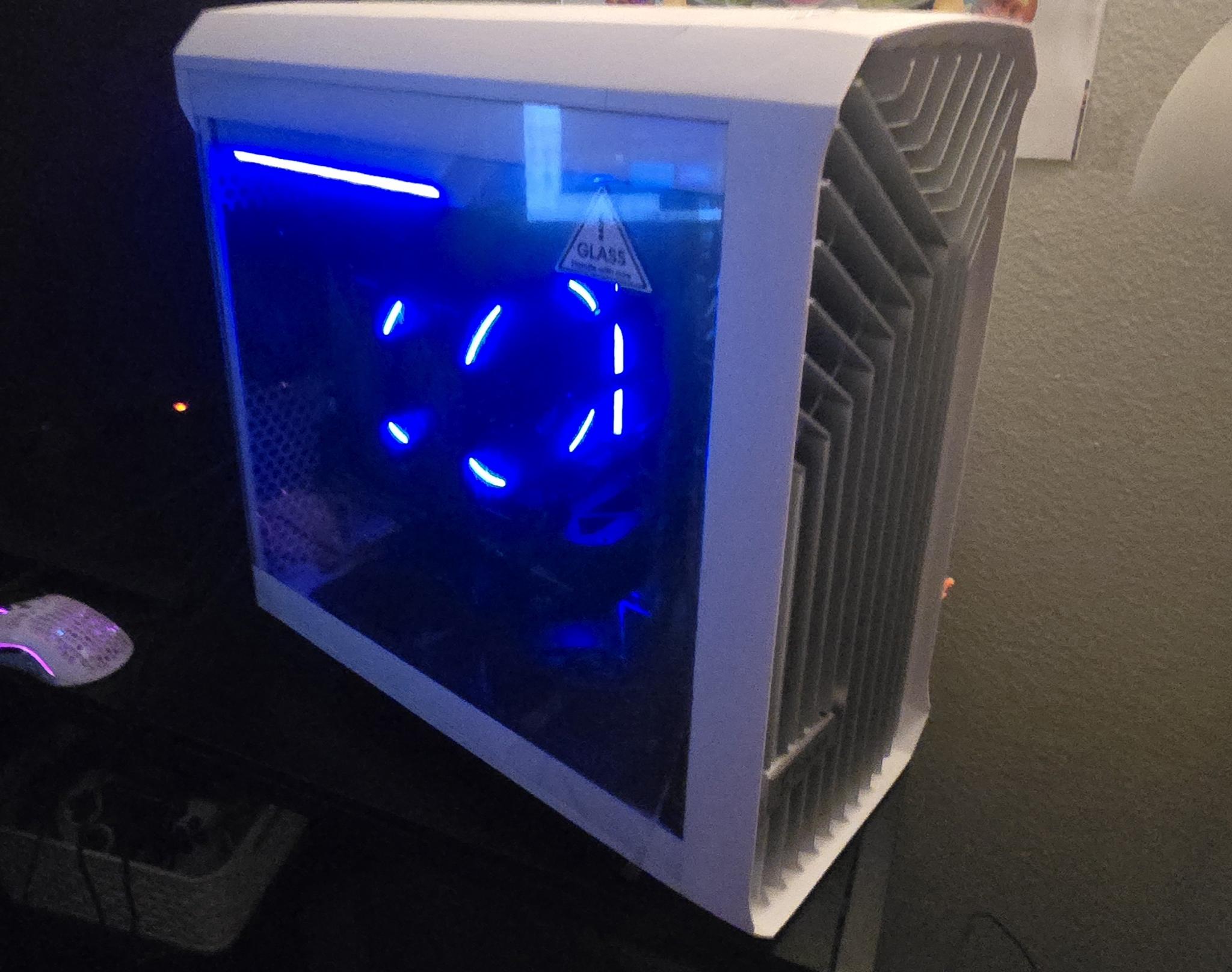BLACK AND WHITE ENTRY GAMING/STREAMING PC FOR 1440P: 4070, I-7 13700KF, 32gb DDR5, 2TB SN850X