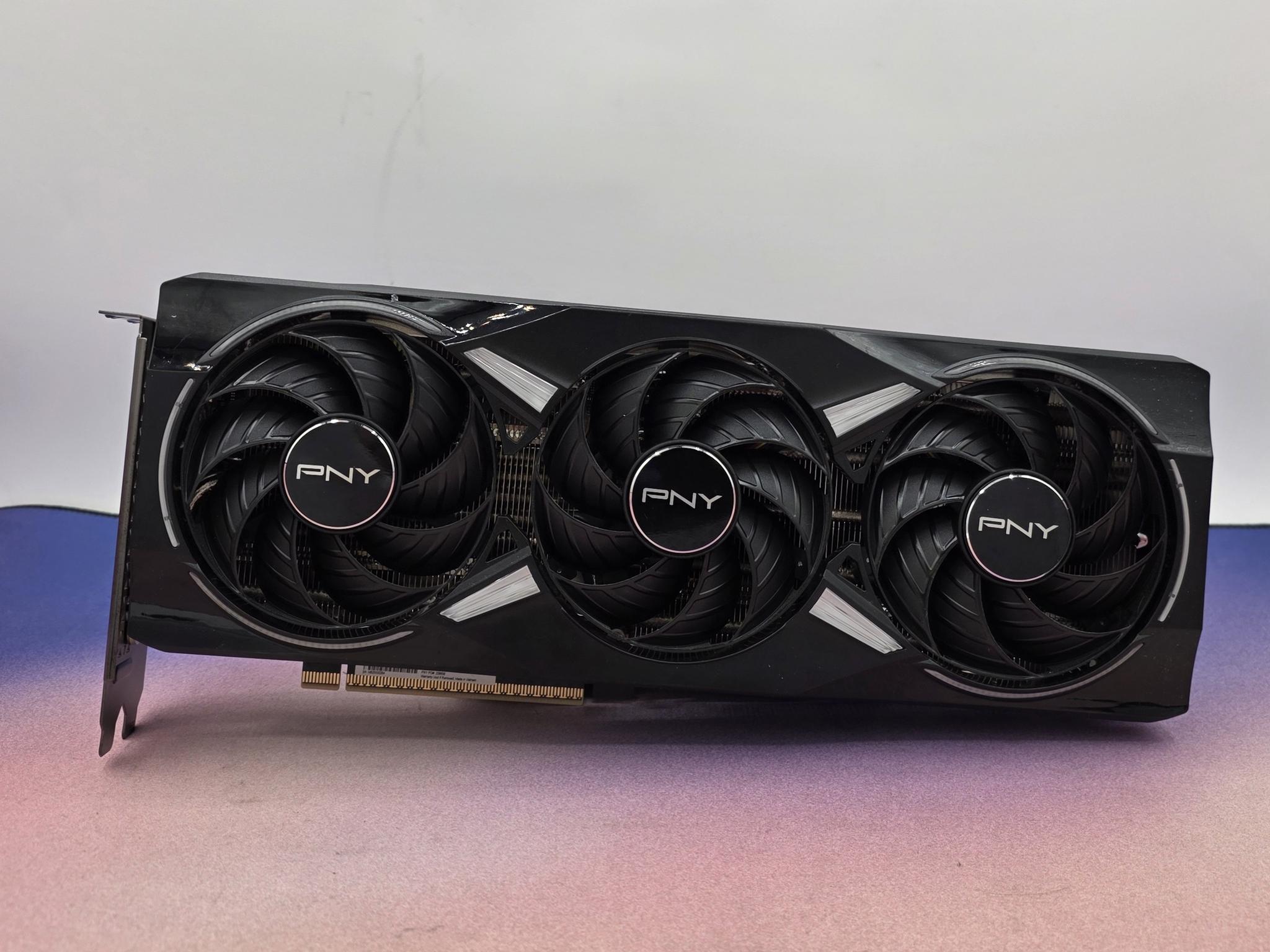 PNY GeForce RTX 5070 ARGB EPIC-X RGB OC Triple Fan