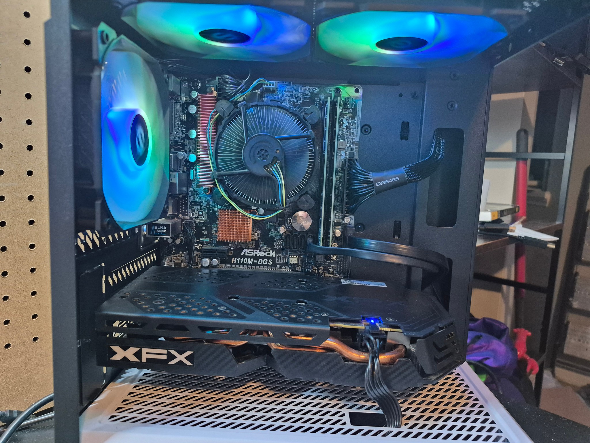 120 FPS Fortnite | i7-6700, 16GB RAM, RX 580 4GB, 480GB SSD, Win11, RGB