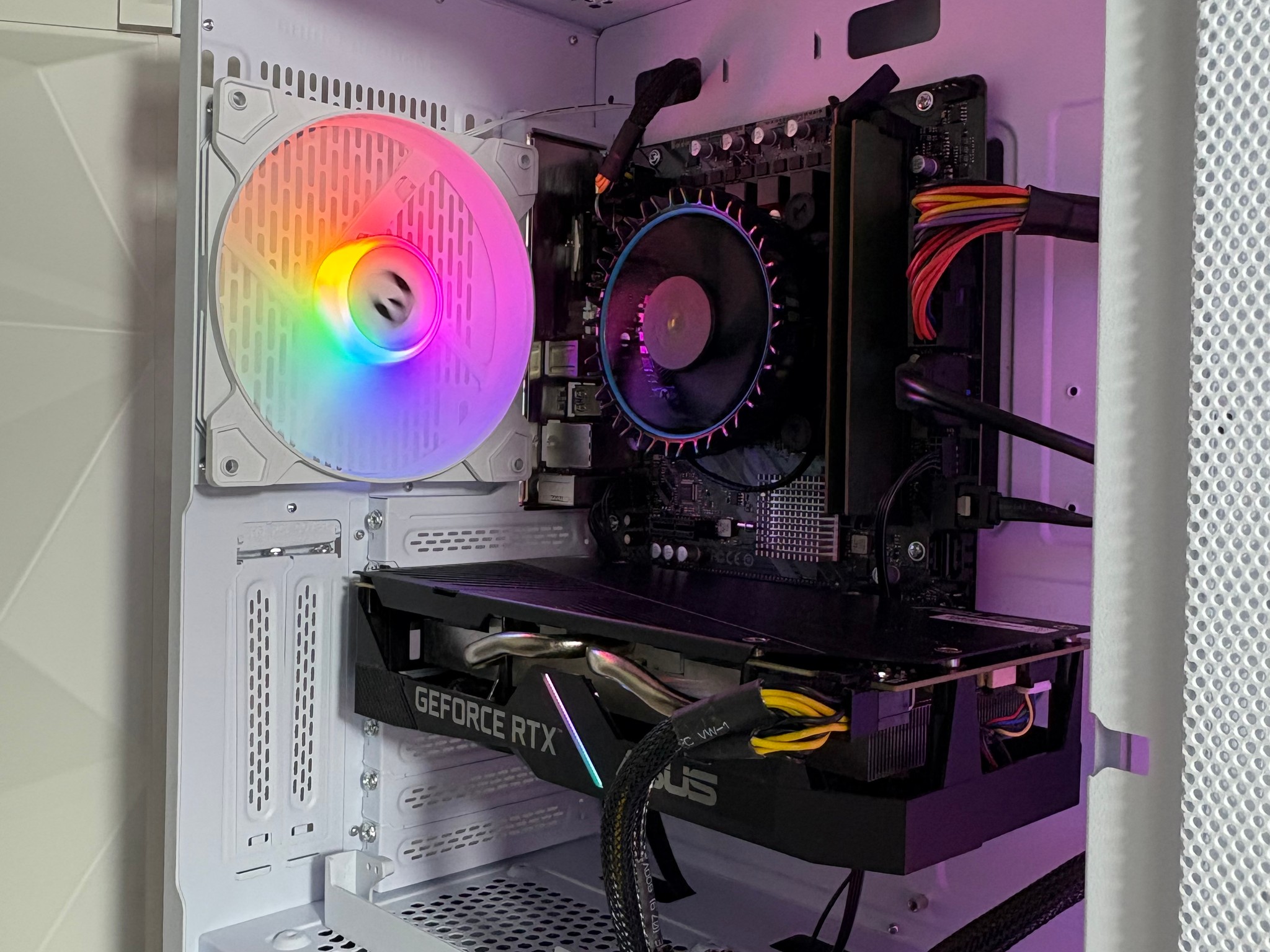 //ICEBERG V2// - RTX 2060, Core i3 12100F, 16GB, 500GB SSD
