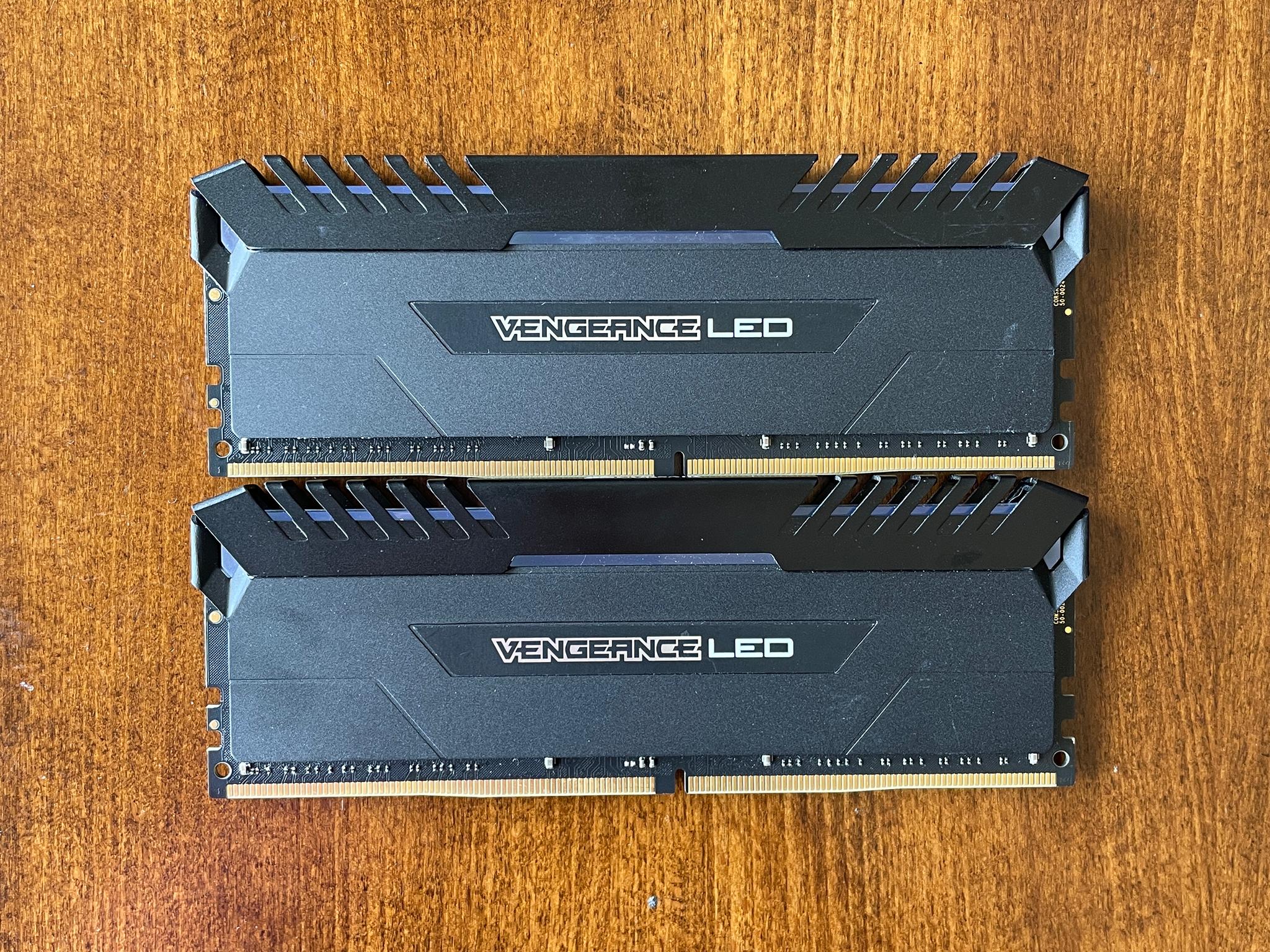 Corsair Vengeance LED 32GB (2x16) DDR4 3000MHz | White
