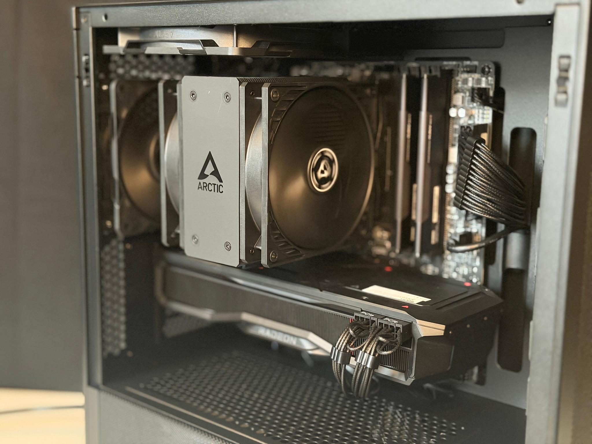 Stealth Core - RX 9060 XT 16GB | Ryzen 5600 | 32GB DDR4