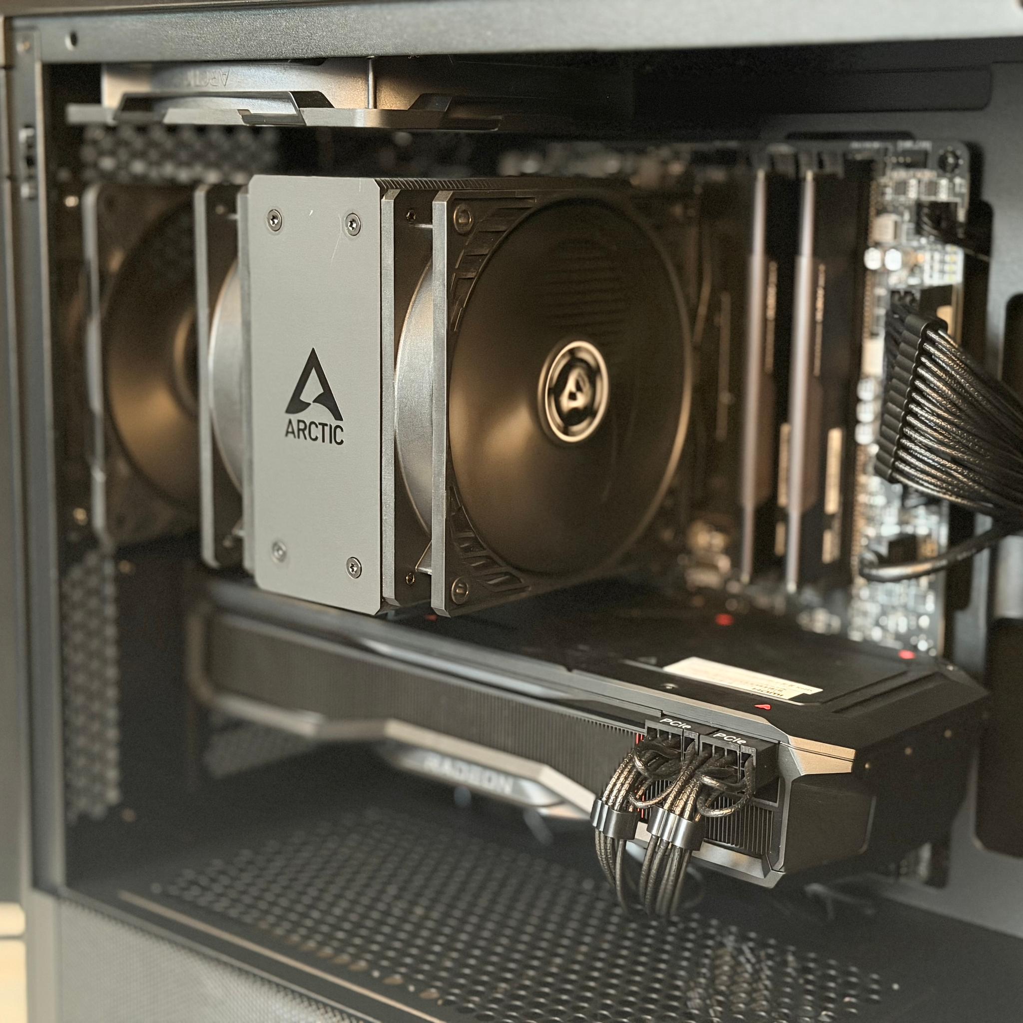 Stealth Core - RX 9060 XT 16GB | Ryzen 5600 | 32GB DDR4