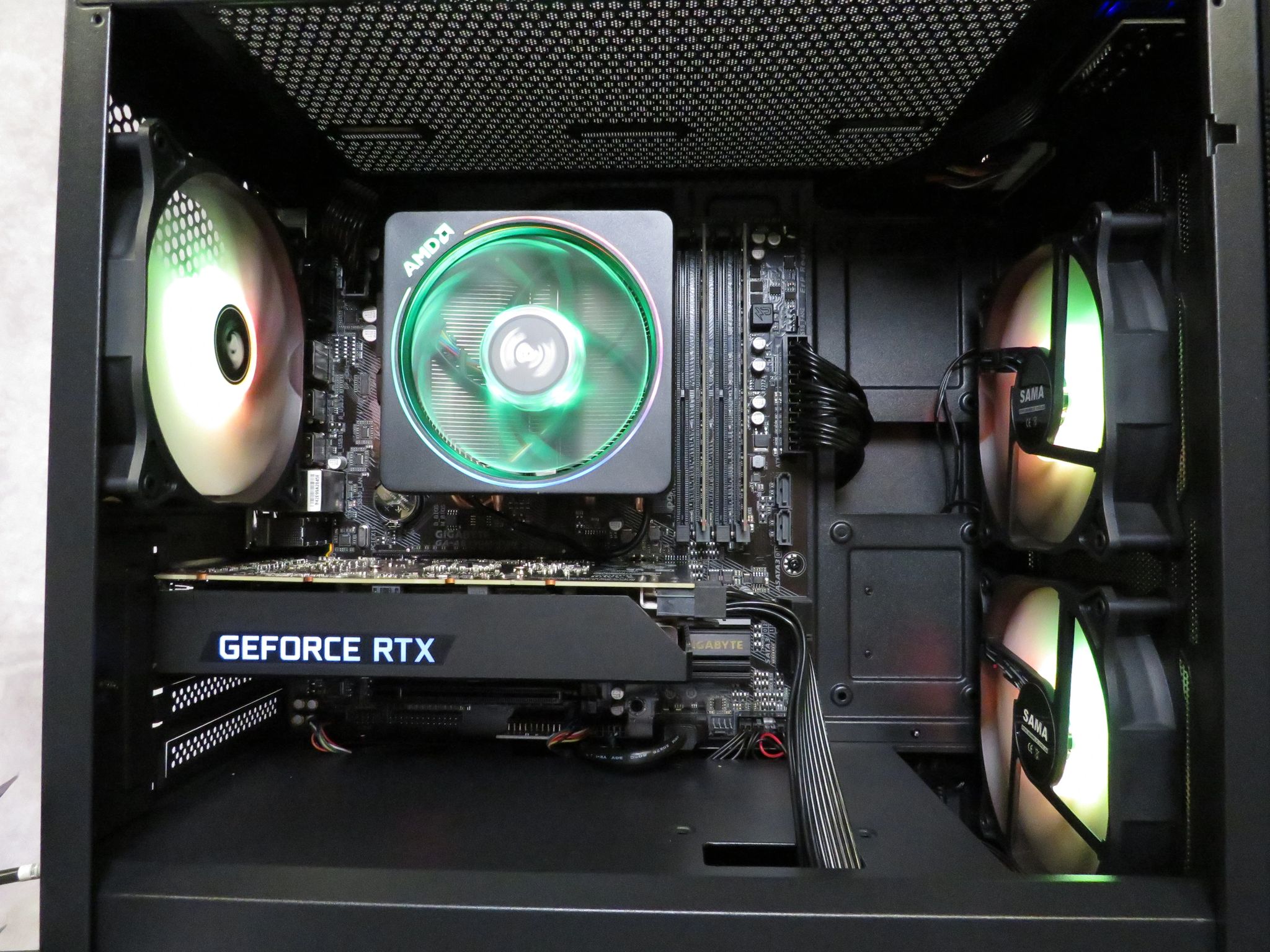 Mid Range MASTER! RTX 3060 12 GB + Ryzen 5 5500 + 16 GB DDR4 + 1 TB NVME