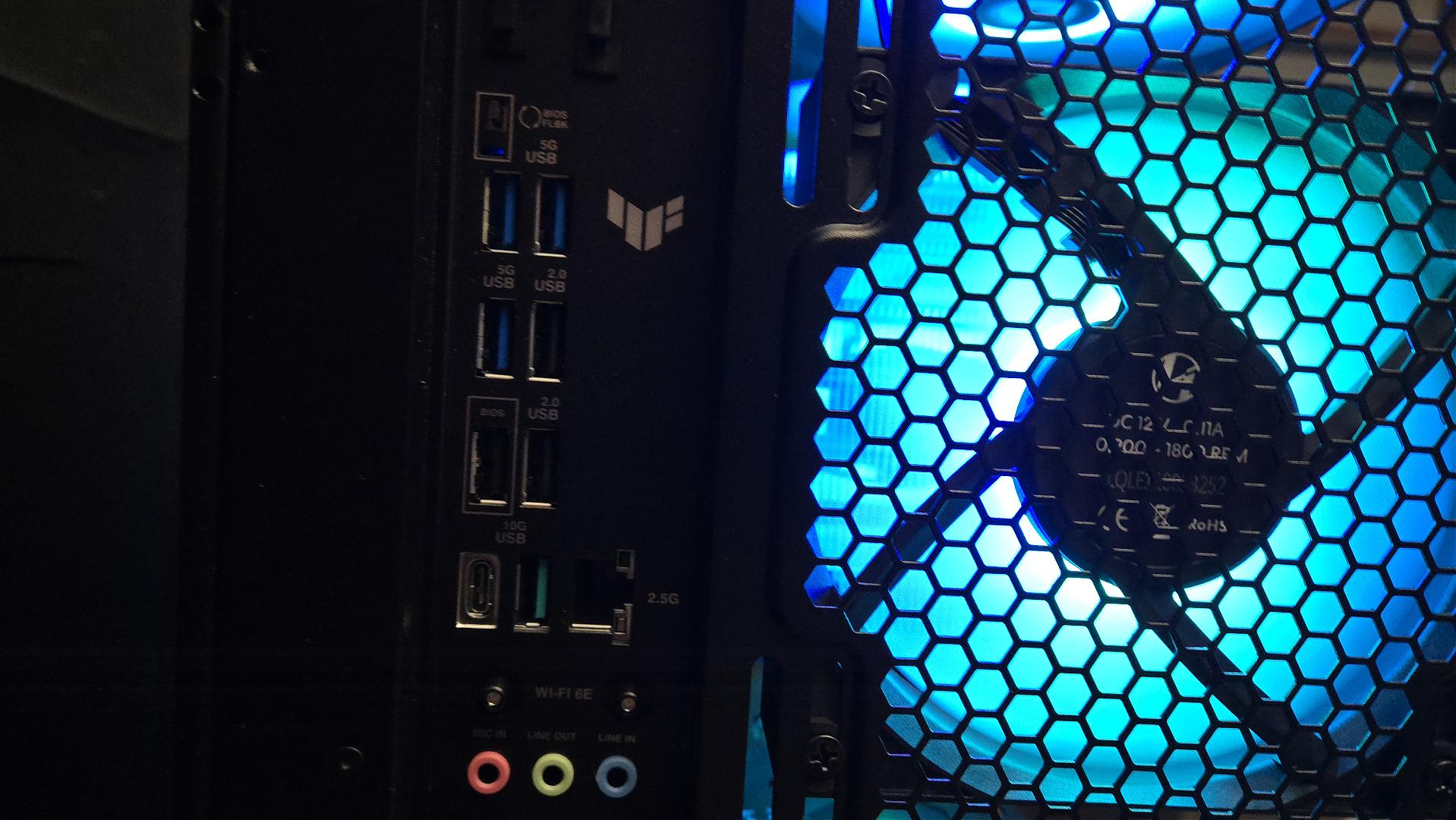 Ryzen 7 7800X3D - RX 9060 XT 16GB - 32GB DDR5 6000 -1TB Gen4 NVMe - Wi-Fi + LAN