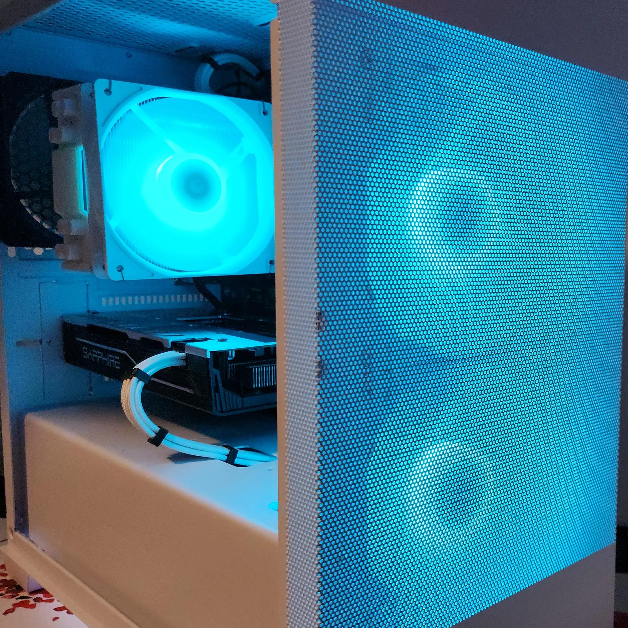 Frosty Mini Mesh PC Ryzen 5 / 16GB DDR4/ 1TB SSD / RX 580 8GB