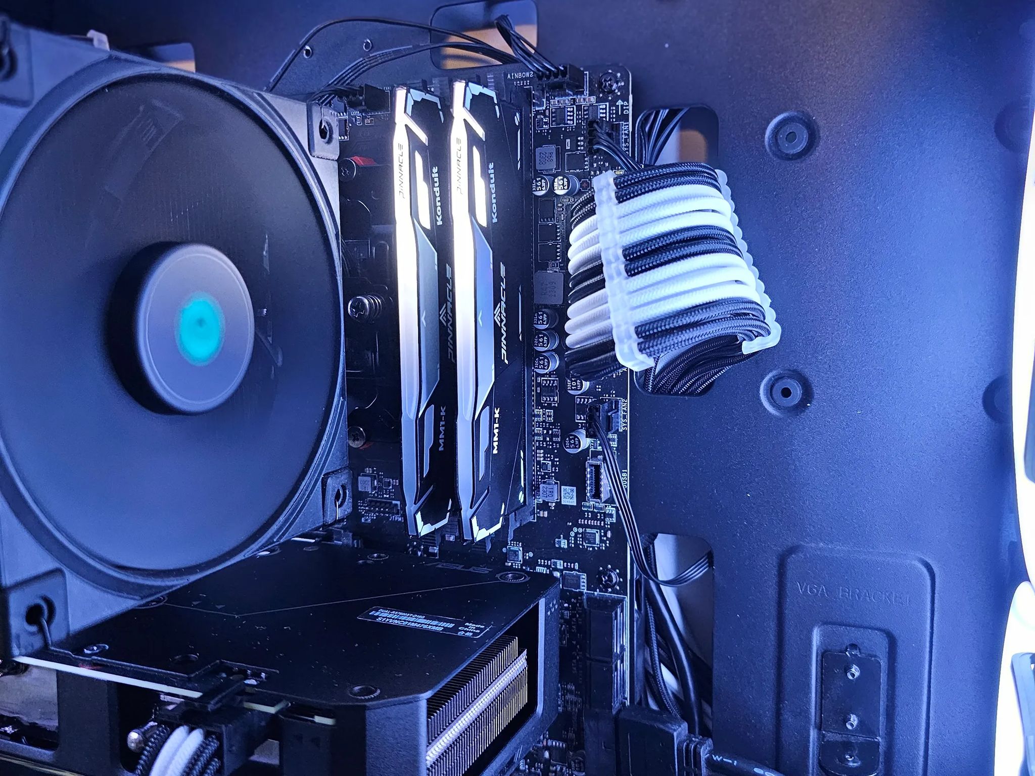 ⚫OREO BEAST🥛| RYZEN 7 5700G | RADEON ASUS 7600XT | 1TB | WIN 11 | MID LEVEL PC 🥛