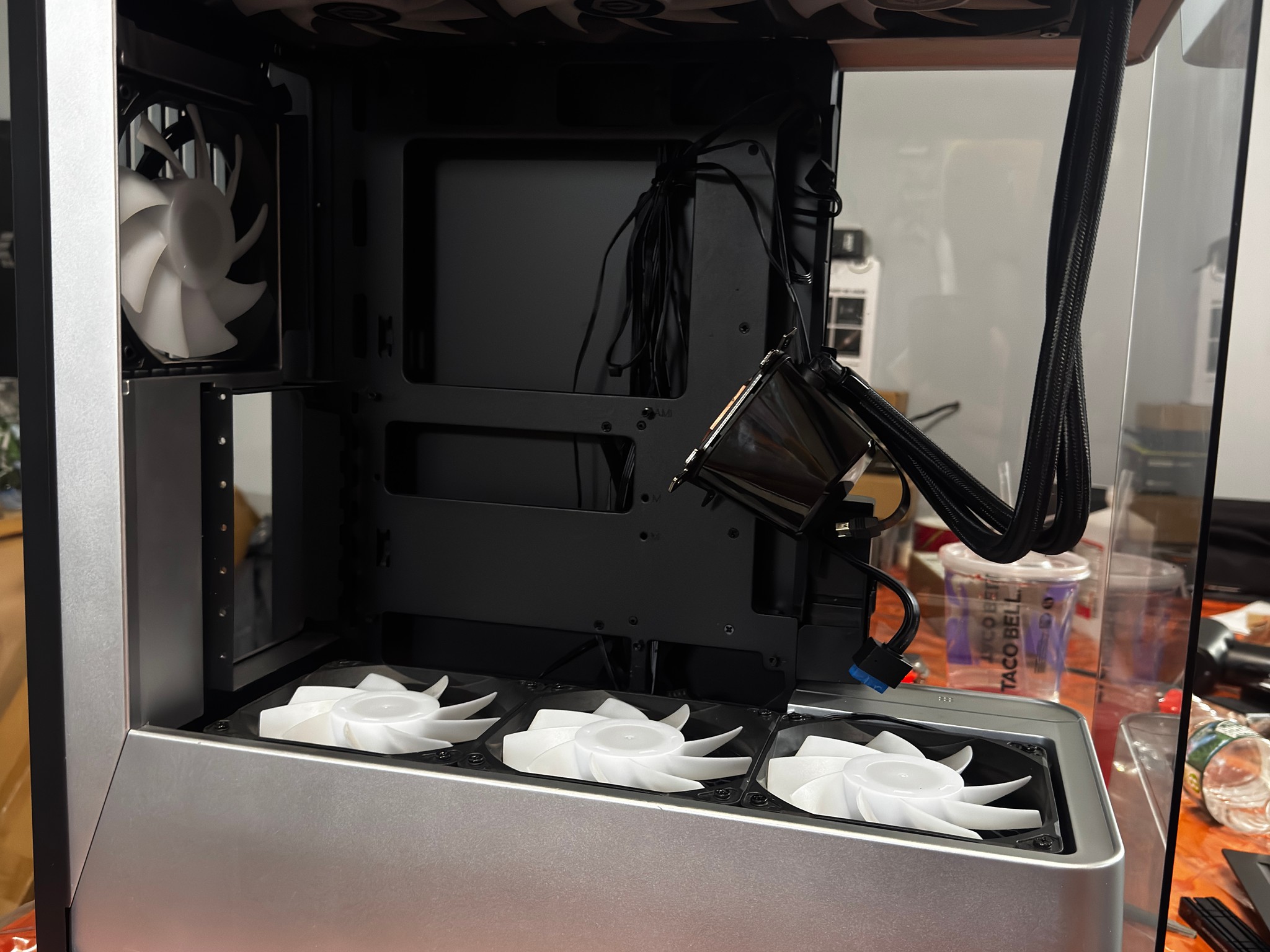 Phanteks Evolv S2.
