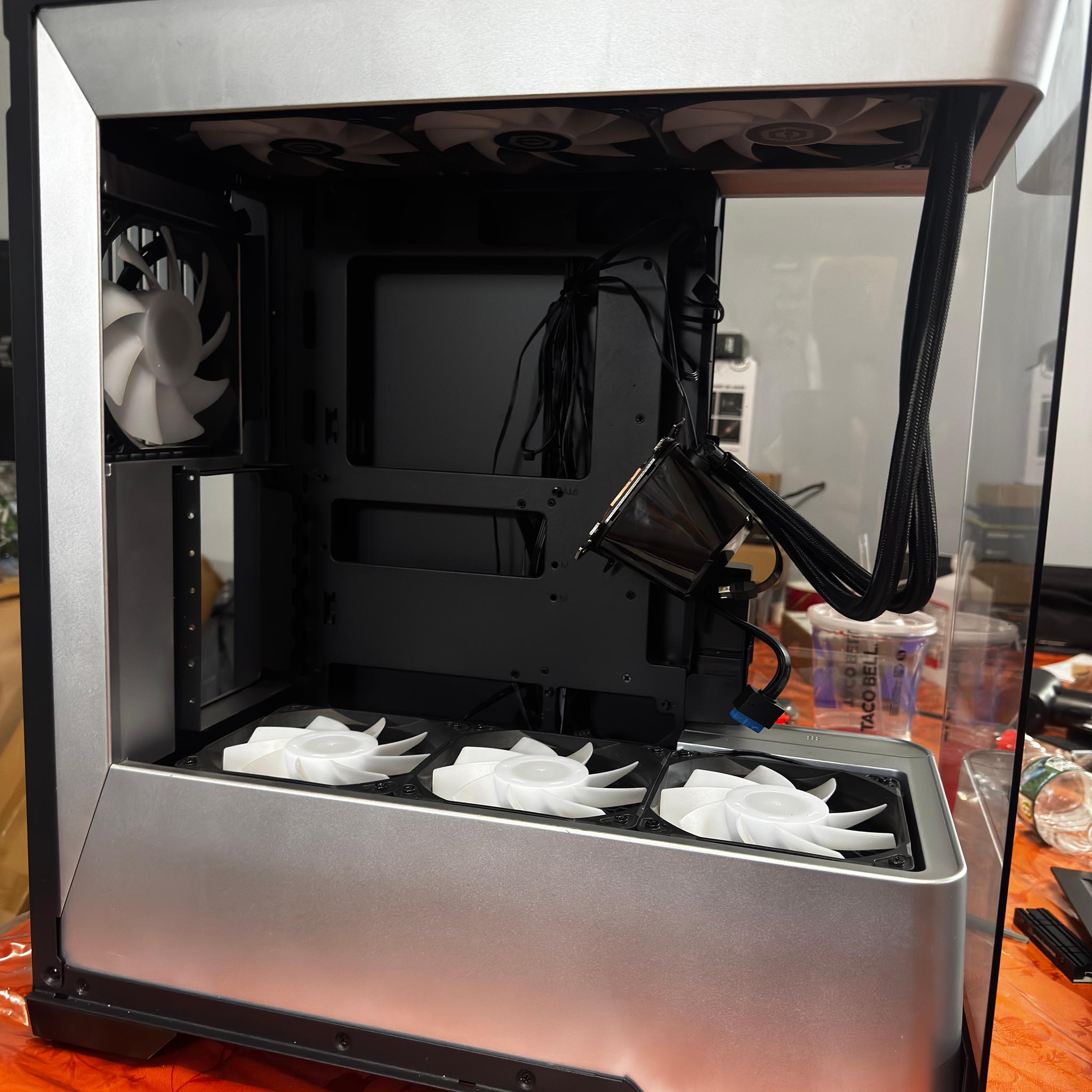 Phanteks Evolv S2.