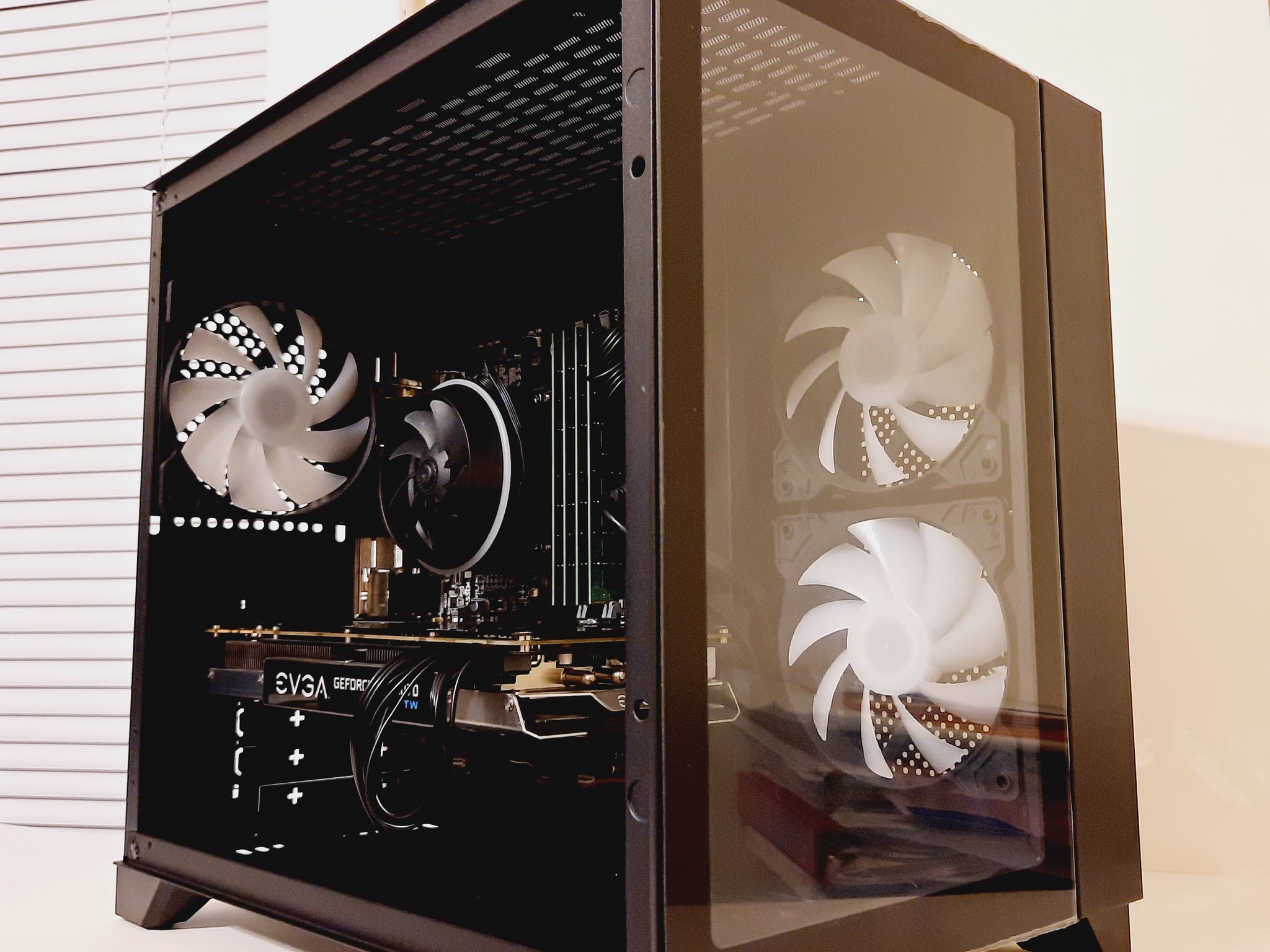 Newly built Gaming PC - Nvidia GTX 1070 8GB / Intel i7 4790 / 16GB RAM / 730GB SSD / RGB Fans