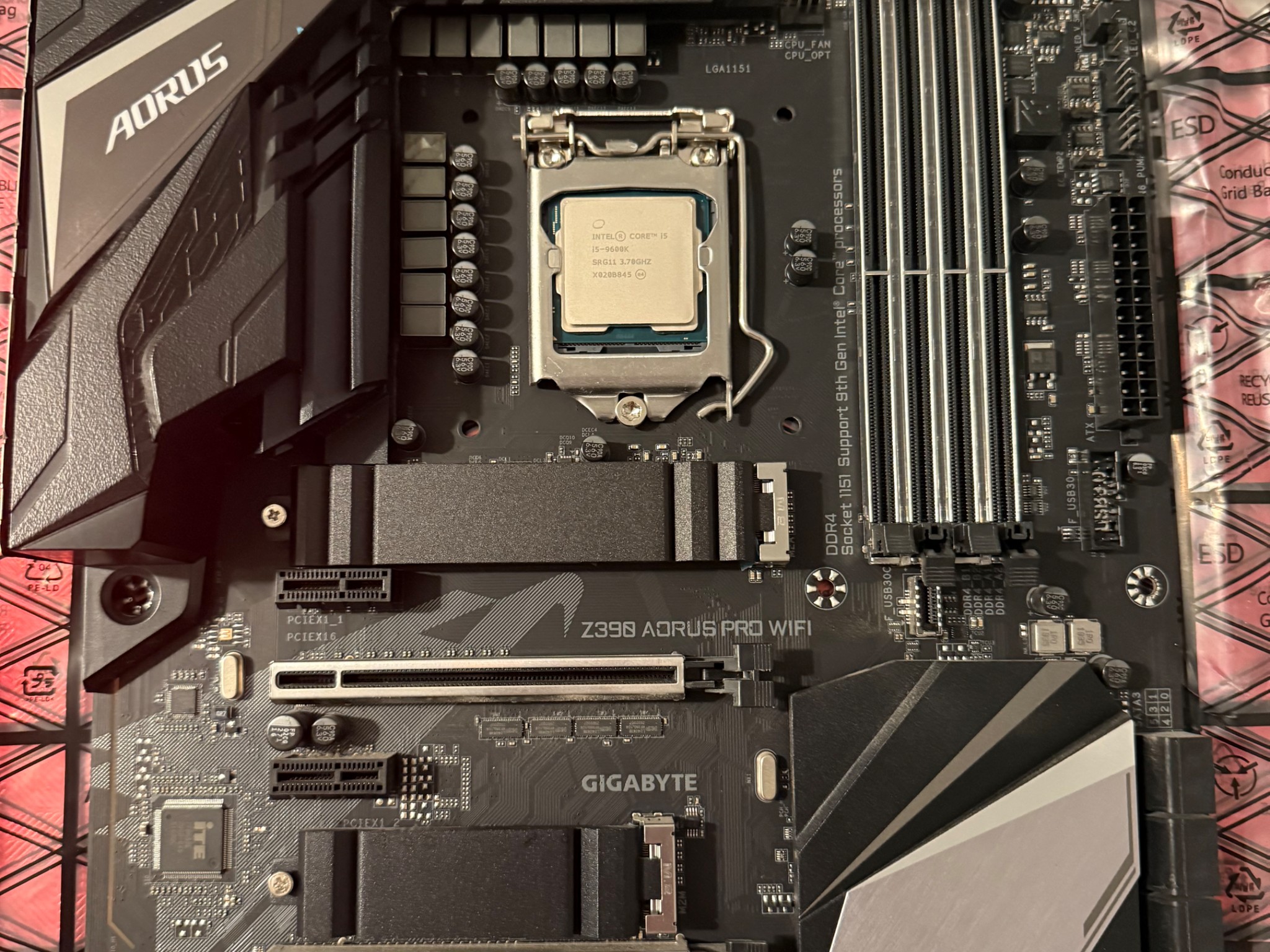 Gigabyte Z390 AORUS PRO WiFi + i5 9600k [Motherboard + CPU Combo]