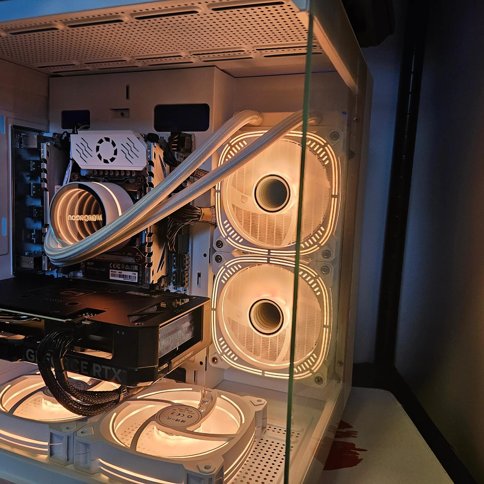 Arctic BEAST intel 14 core / 64GB RAM / 1TB SSD / RTX 4060TI