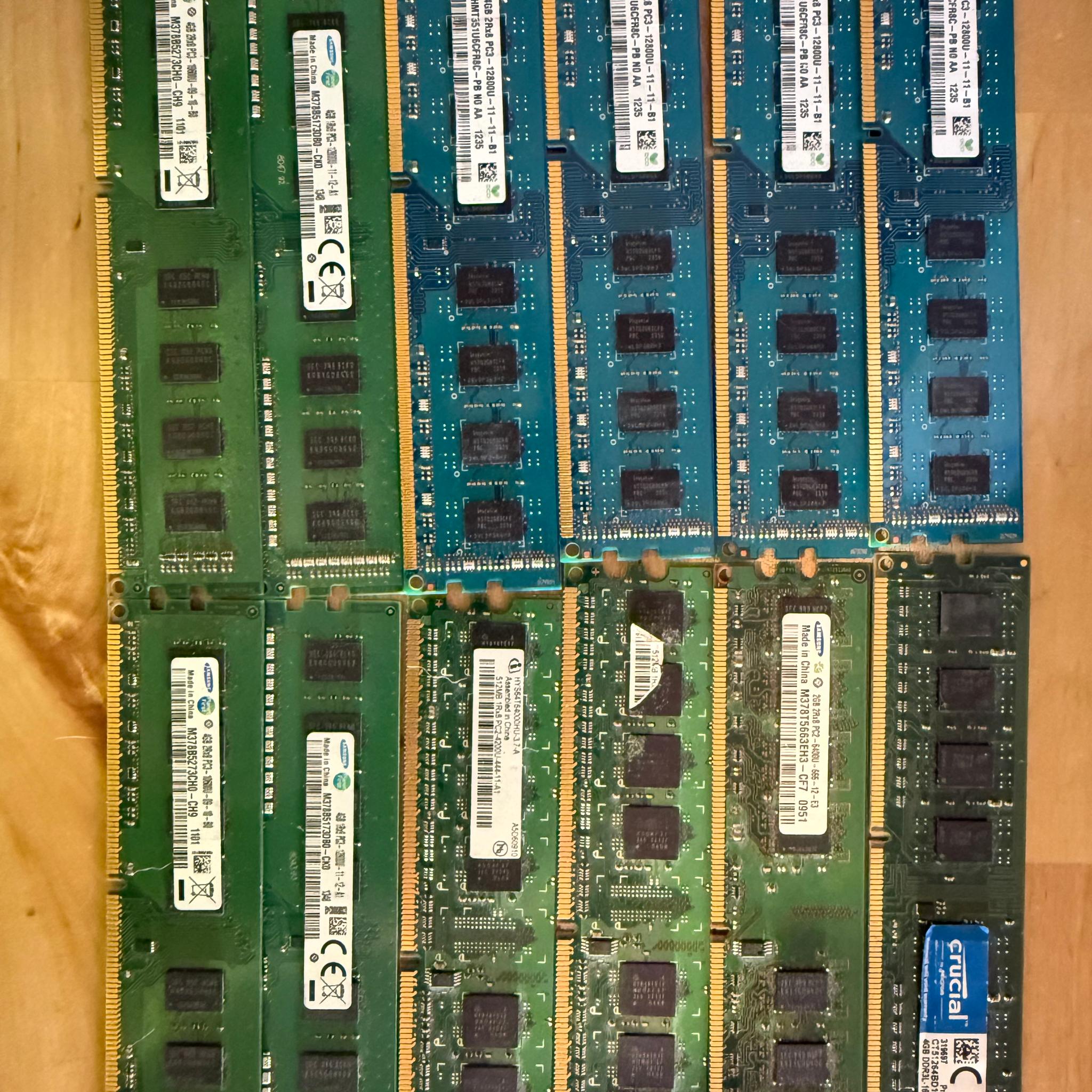 Huge LOT of DDR3 DIMMMs (66GB total, mostly 4GB sticks with a few 2 GB in there) look at photos
