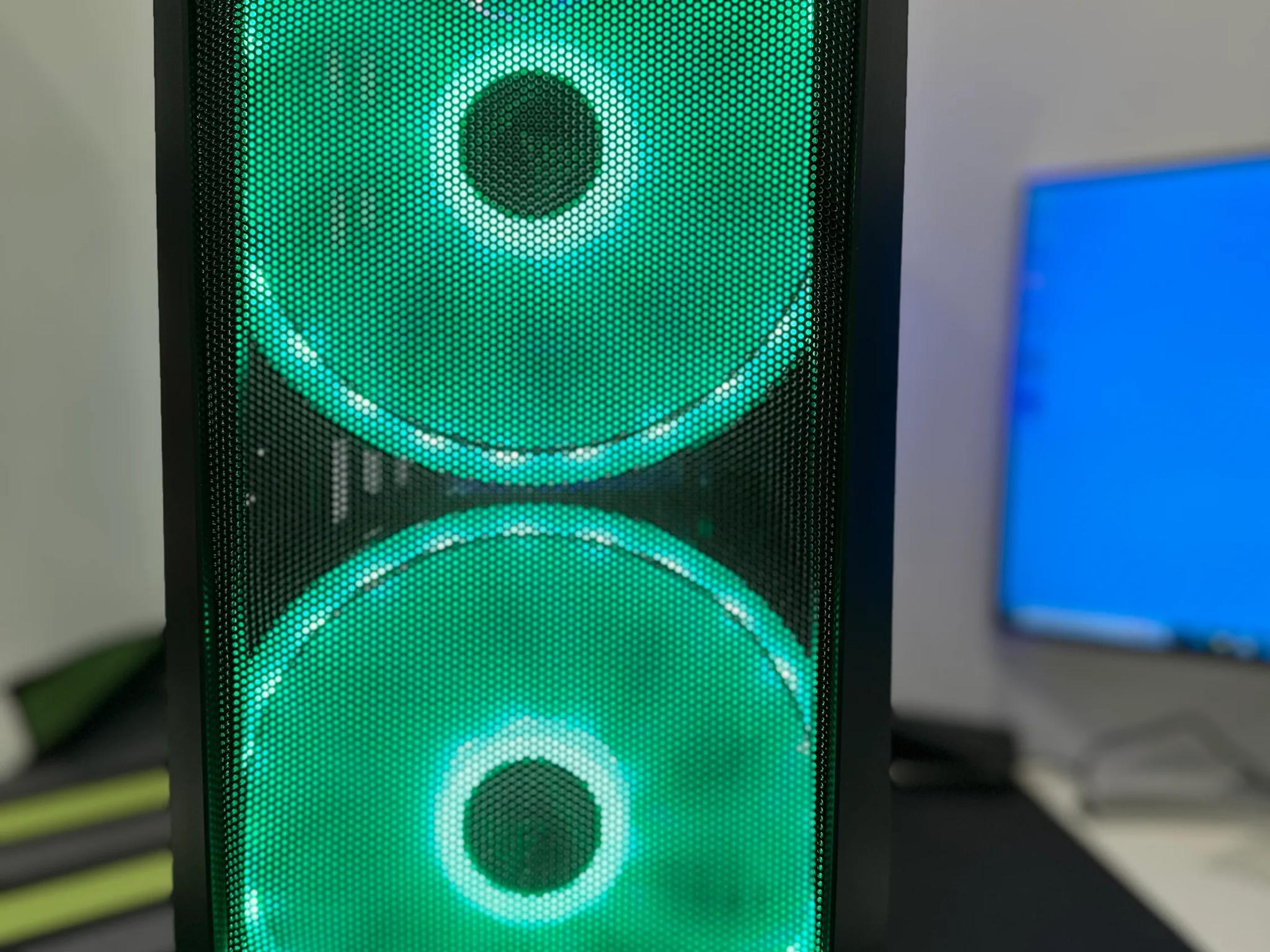  🧬Gaming PC🧬-Nvidia GTX 980TI 6GB-Intel i7 Xeon 2667 V3 8Cores/16threads-24GB DDR4 RAM-512GB SSD