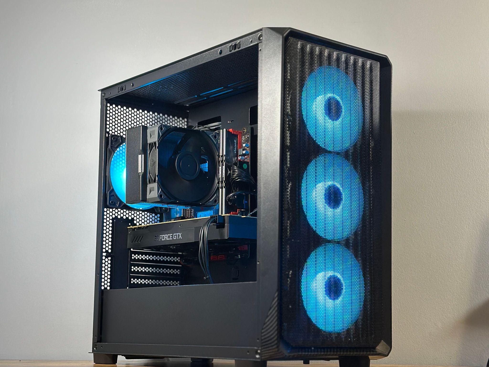 GTX 1070 8GB | Ryzen 5 4500 | 16GB DDR4 | 512GB SSD | Win11 | WIFI| 1080P Custom Gaming PC