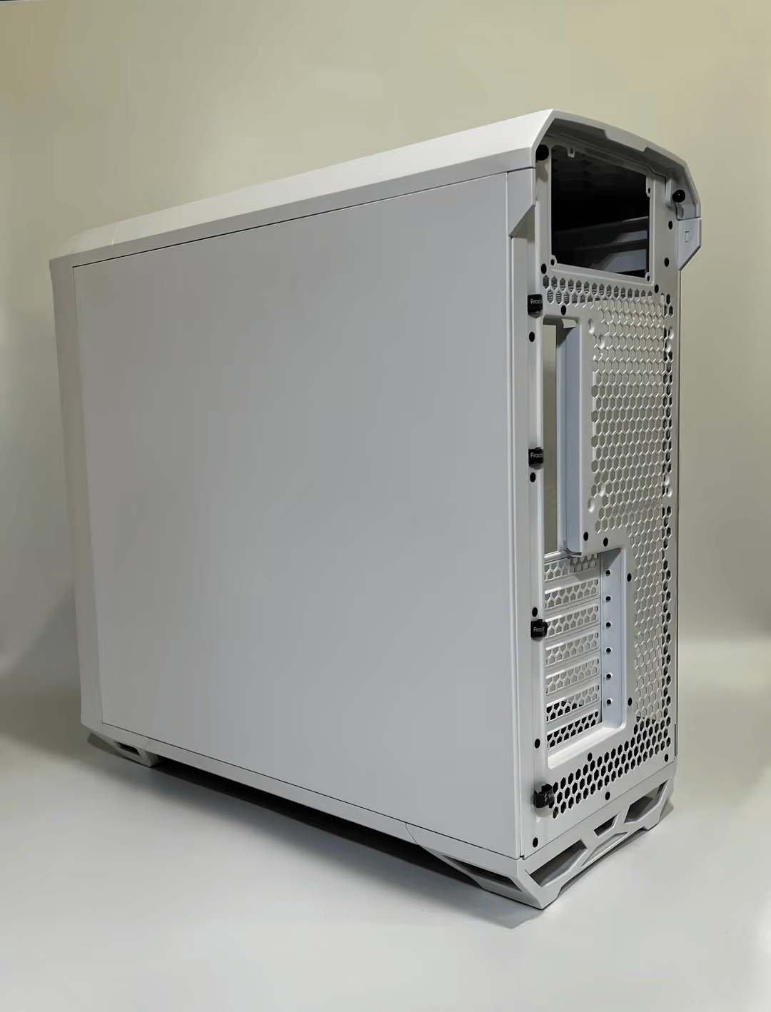 Fractal Design Torrent White E-ATX Tempered Glass Window High-Airflow Mid Tower Computer Case
