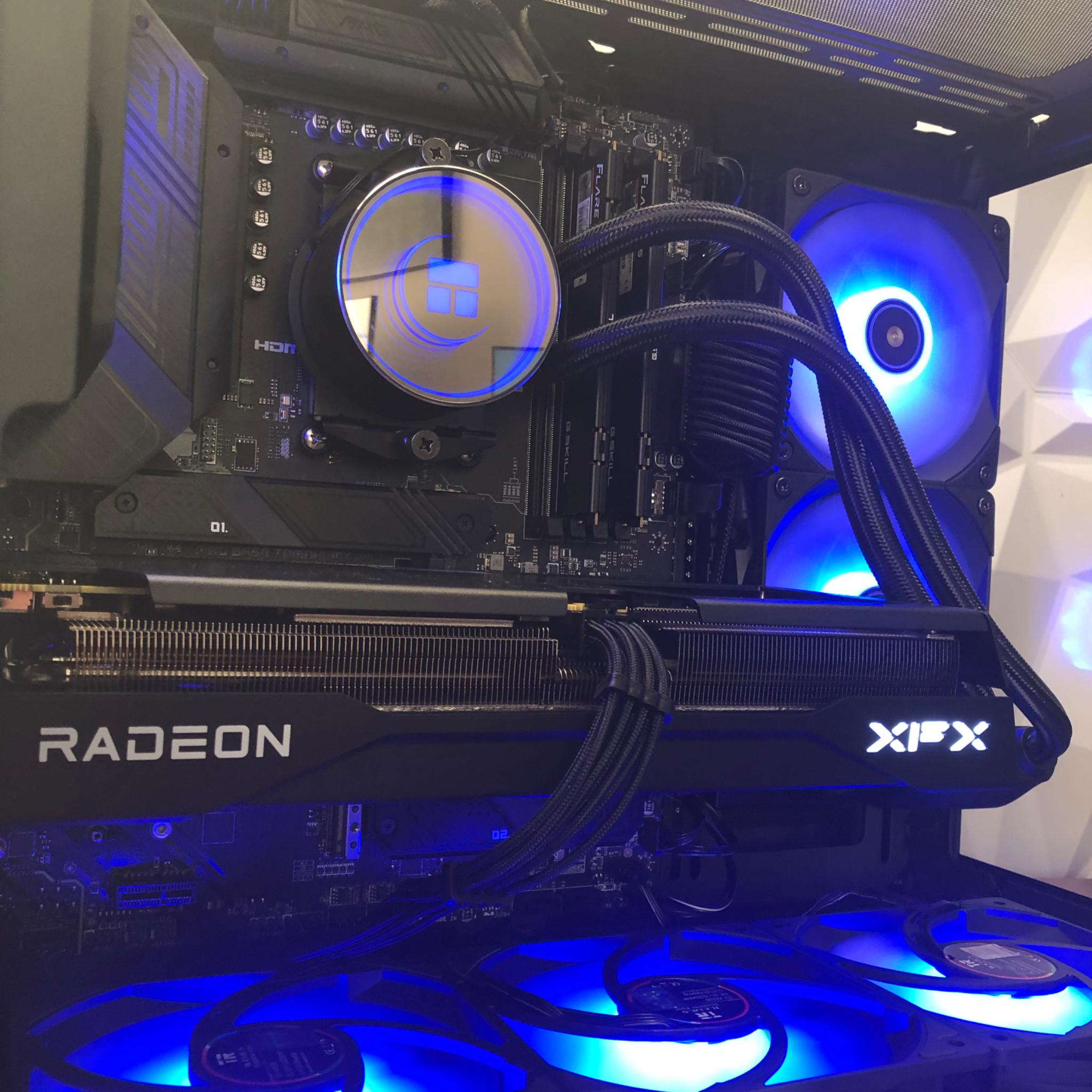 FIRESTORM🔥9800X3D🔥9060XT 16GB🔥2TB M.2🔥WI-FI