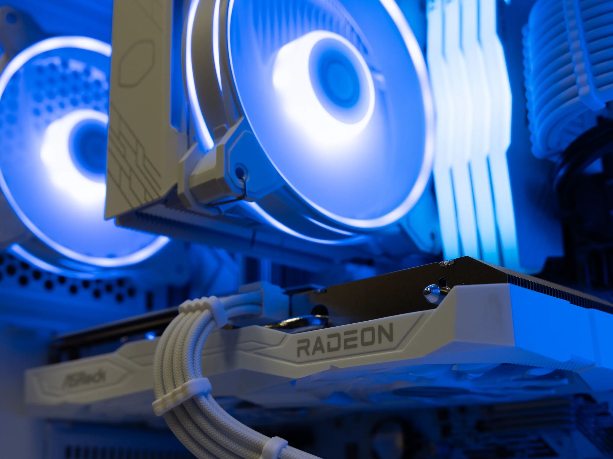 ❄️ Frost ❄️  AMD RX 6600 / AMD R5 4500 / 1TB NVME / 32GB DDR4 Ram / Air Cooler / Windows 11 Pro