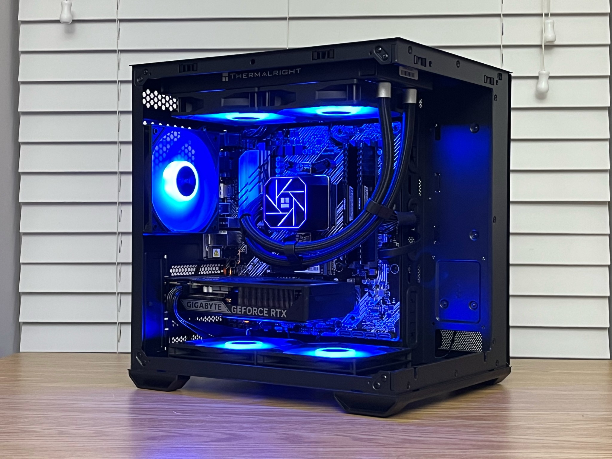 🖤💙RTX 5060 | Ryzen 5 5600 | 32GB DDR4 | 1TB SSD | Gaming PC💙🖤