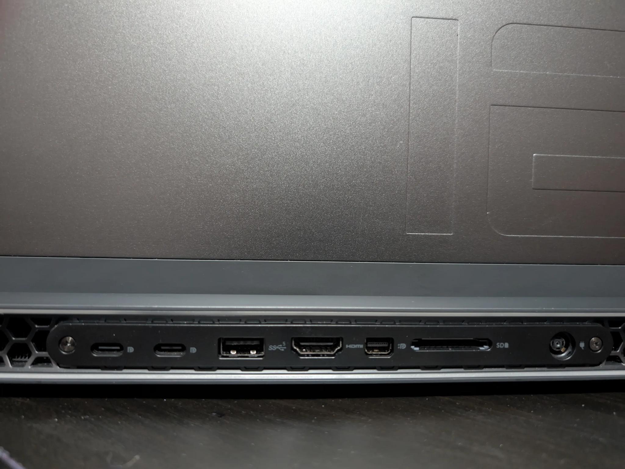 Alienware M16 R1 - AMD Ryzen 9 7845HX, 64gb DDR5, RTX 4080
