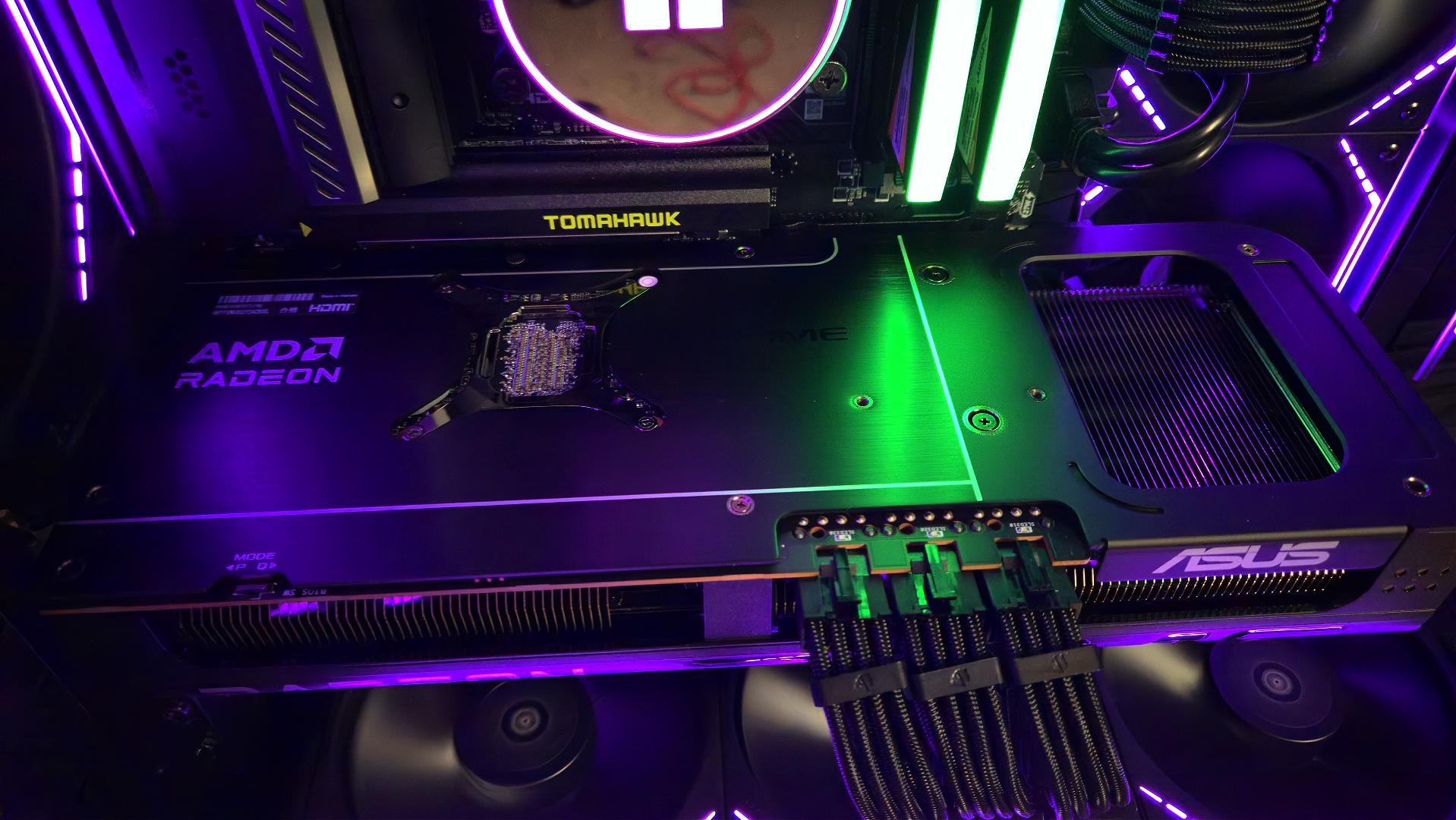 9070 XT OC - Intel Core Ultra 7 270K Plus - 32GB DDR5 6000 - 2TB NVMe - 16:9 Customizable Screen