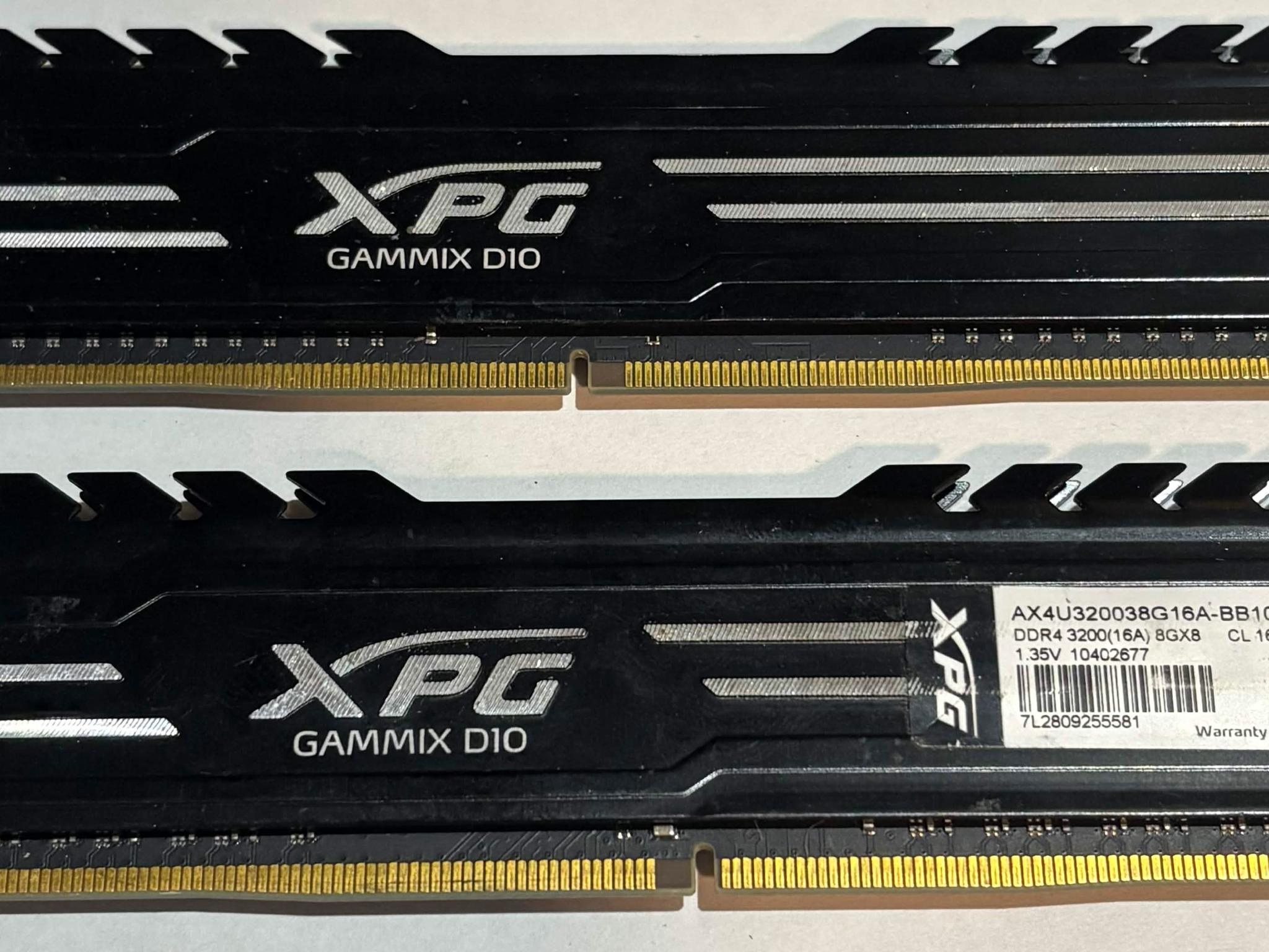 XPG Gammix D10 16GB (2x8GB) DDR4 3200MHz CL16 Gaming Memory Kit | AX4U320038G16A-BB10 |