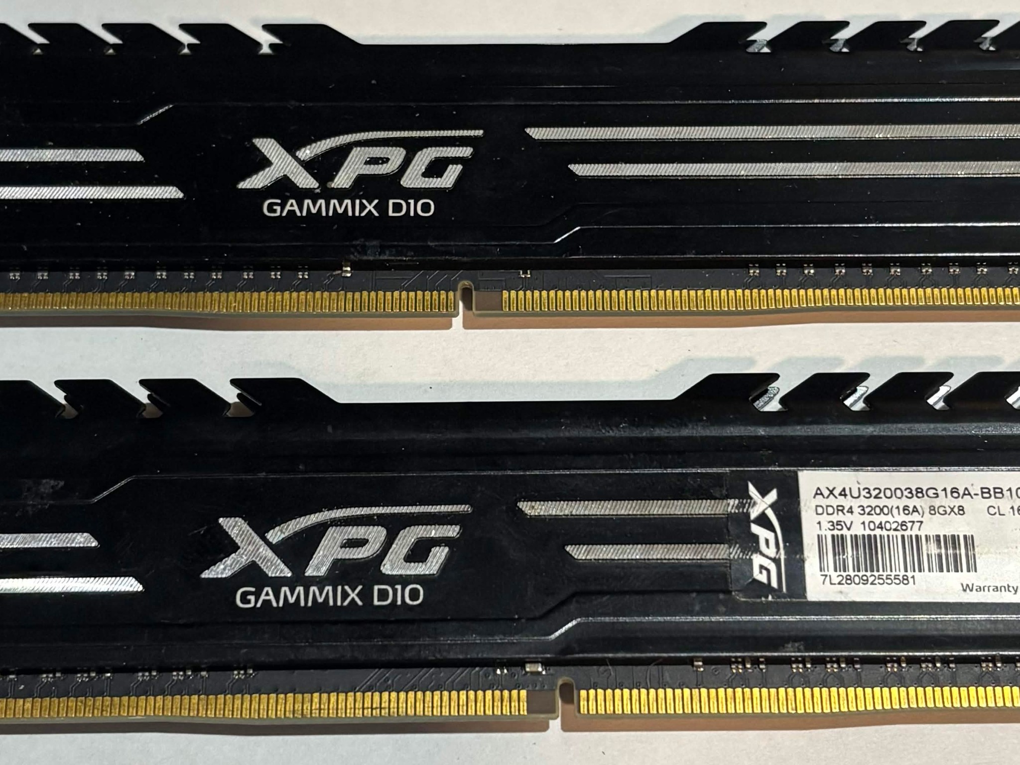 XPG Gammix D10 16GB (2x8GB) DDR4 3200MHz CL16 Gaming Memory Kit | AX4U320038G16A-BB10 |