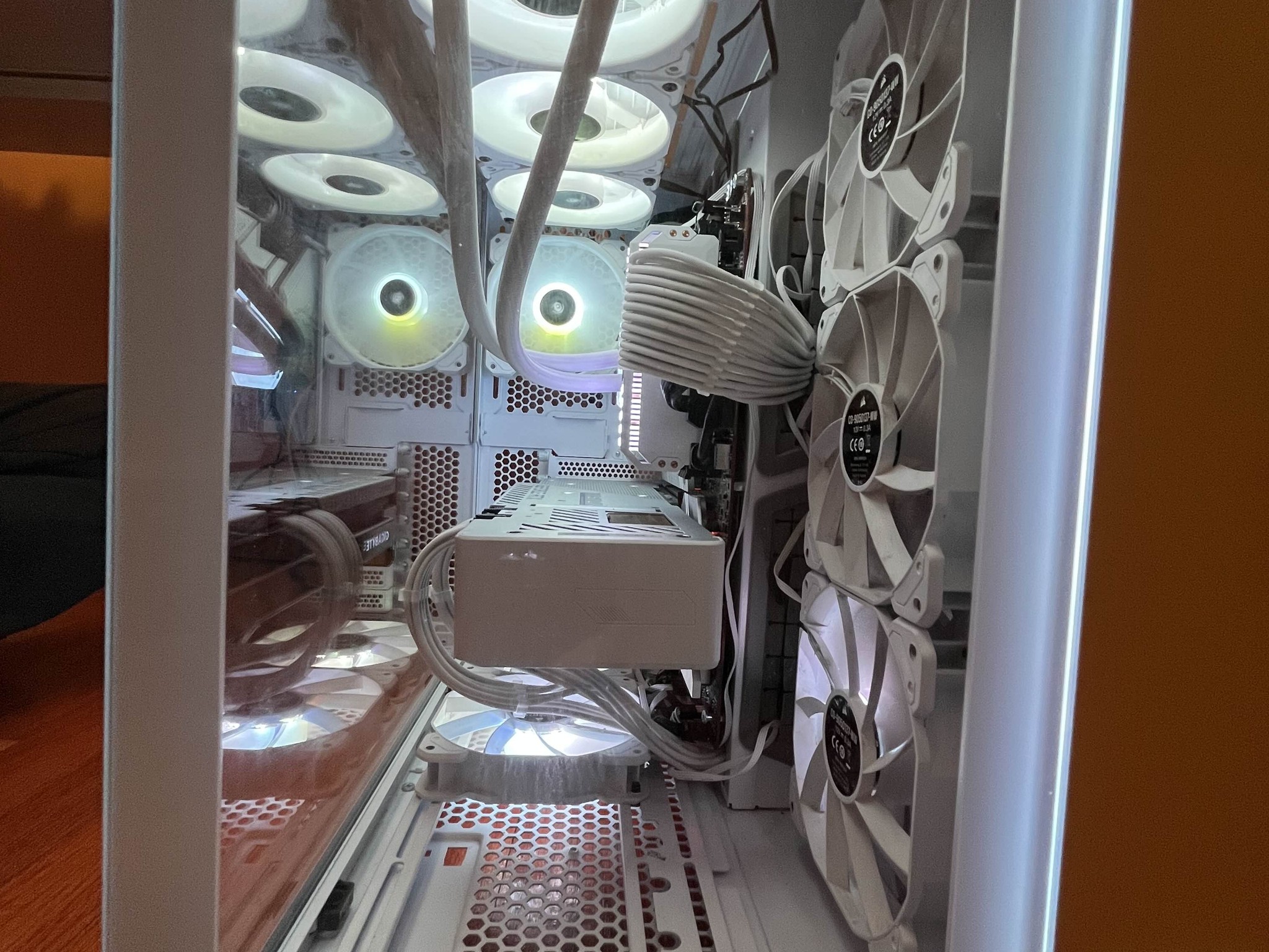 High End Corsair Gaming PC All White Build