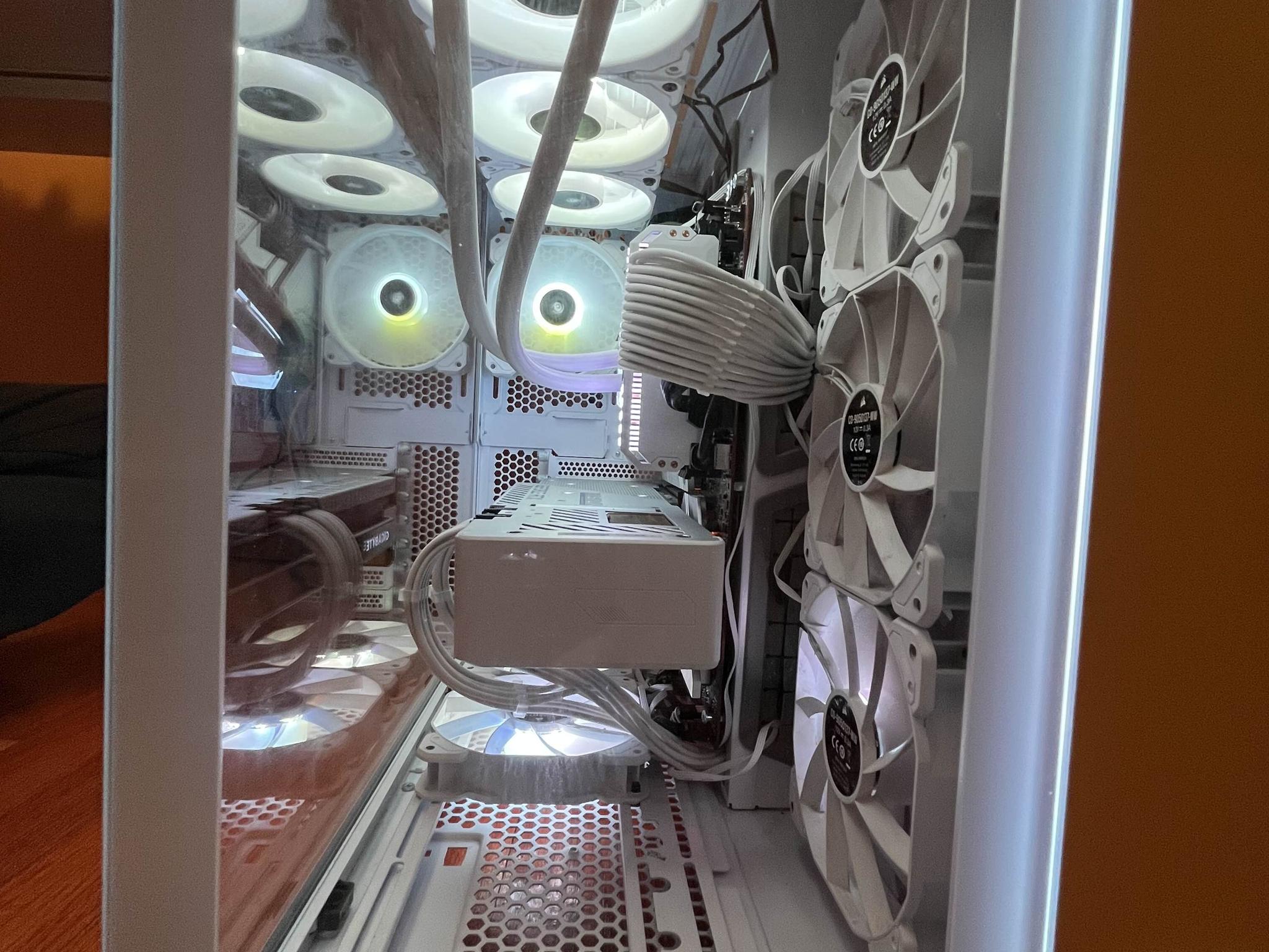 High End Corsair Gaming PC All White Build