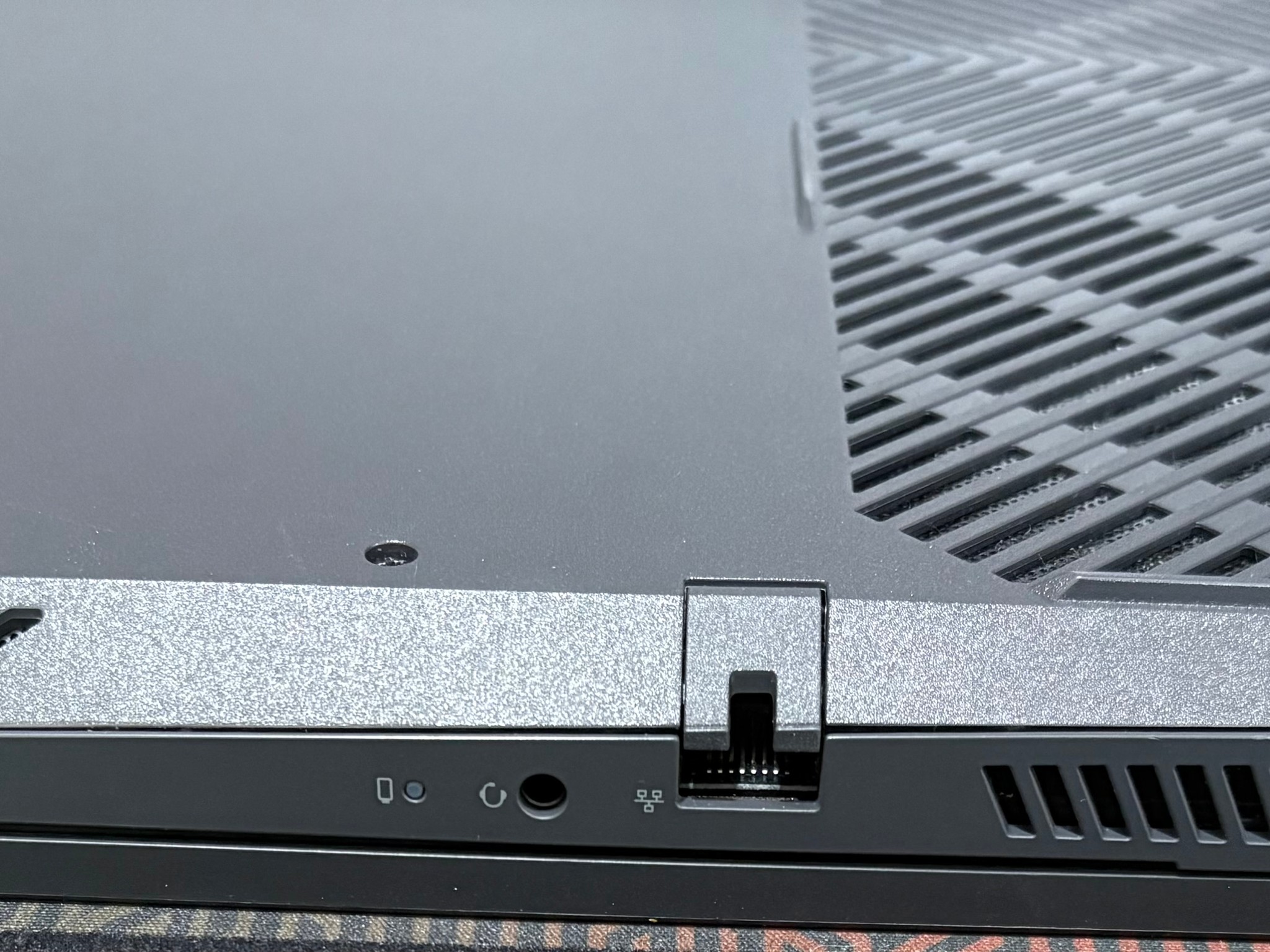 Dell G15 5530 Gaming Laptop – RTX 4060 | i7-13650HX | 32GB RAM | 1TB SSD | 300Hz IPS