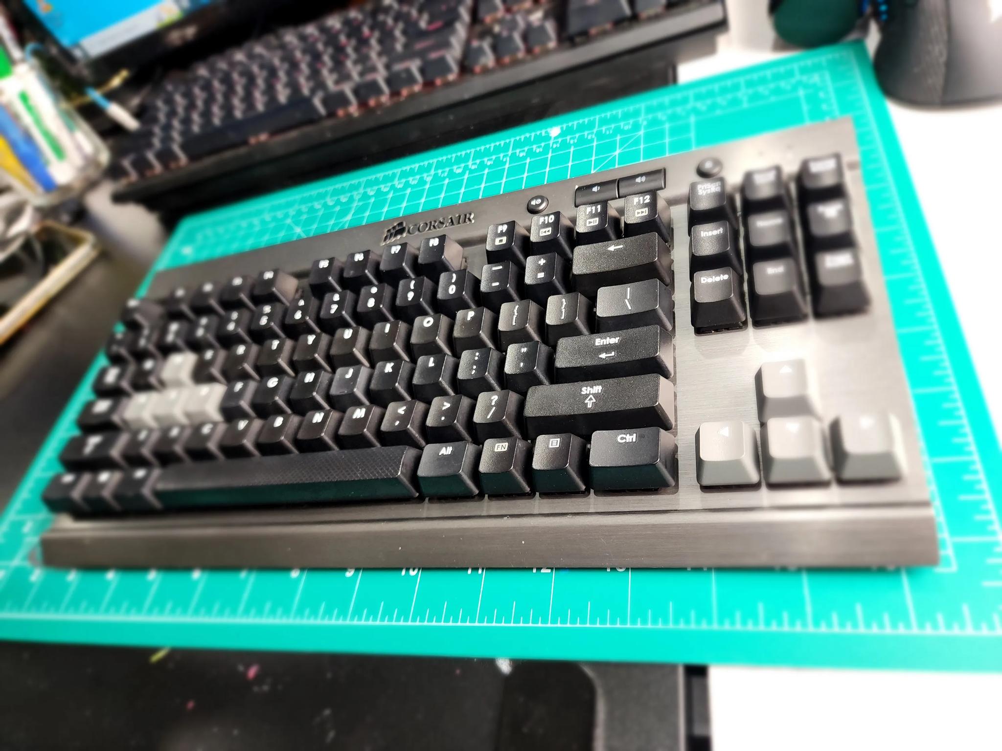 Corsair K65 Vengeance Gaming CH-9000040-NA Wired RED CHERRY MX Keyboard