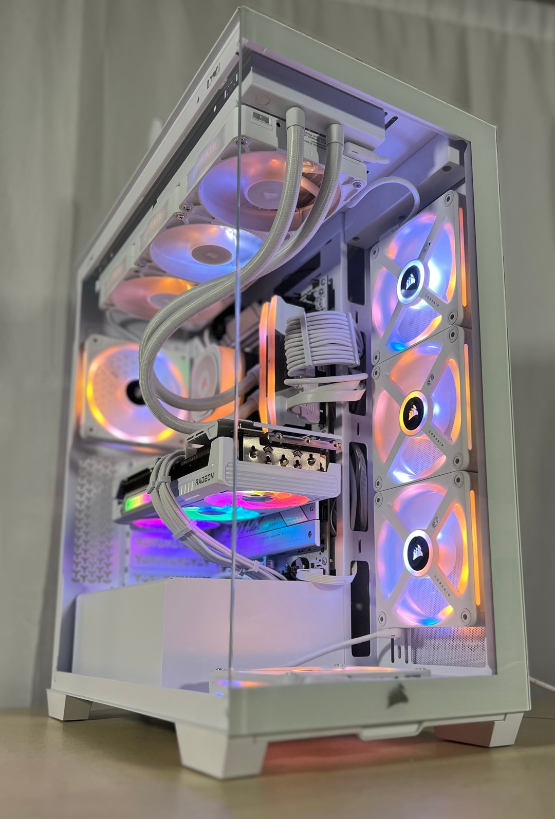 Icey white R7-9800x3d with Rx 9070 XT | Jawa