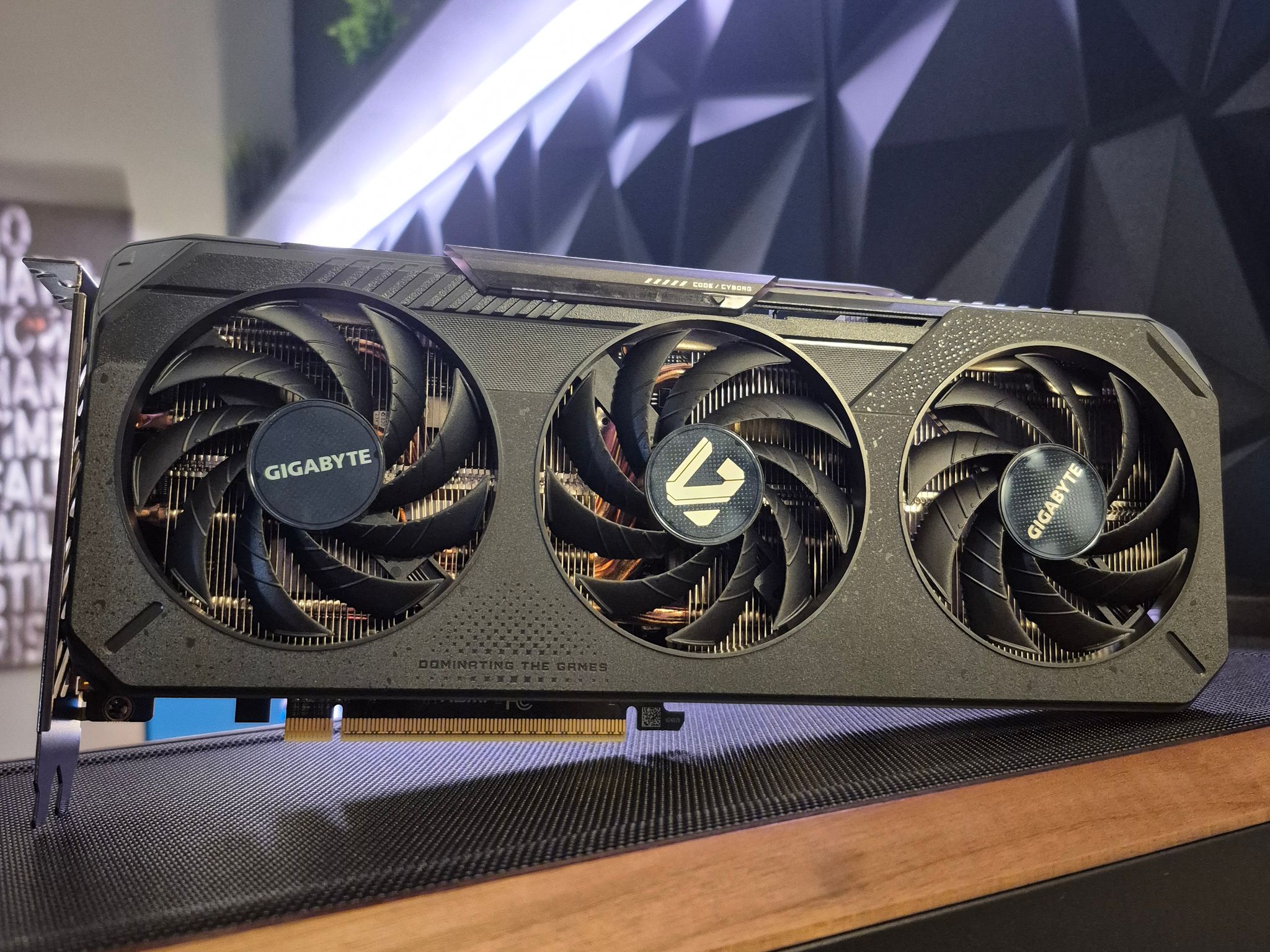 RX 9060 XT 16 GB