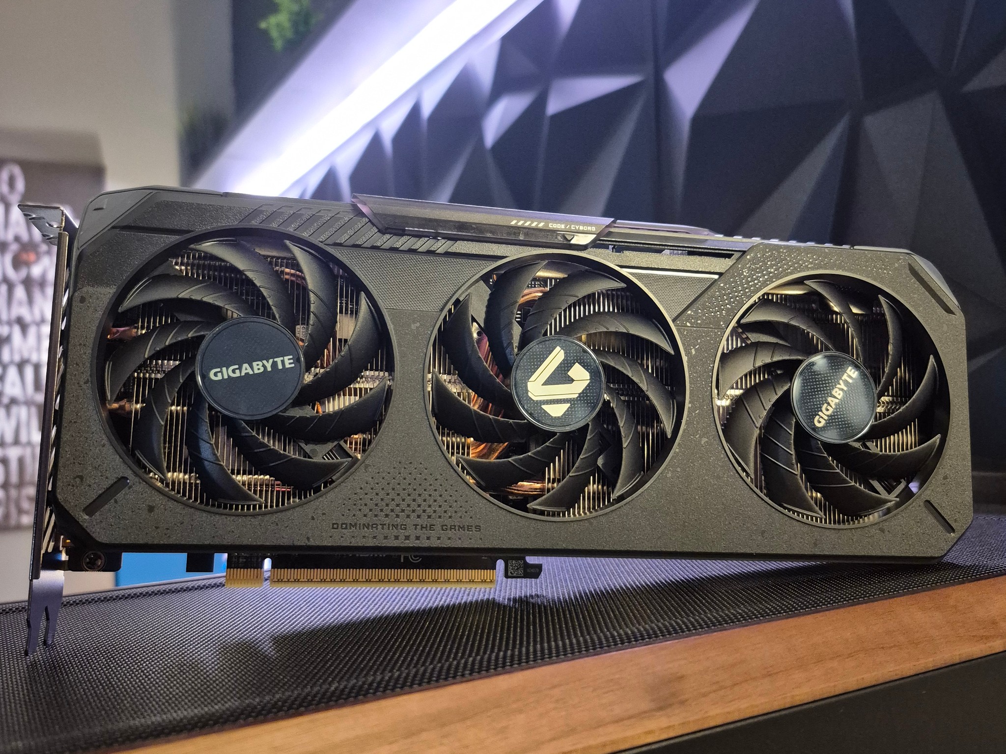 RX 9060 XT 16 GB