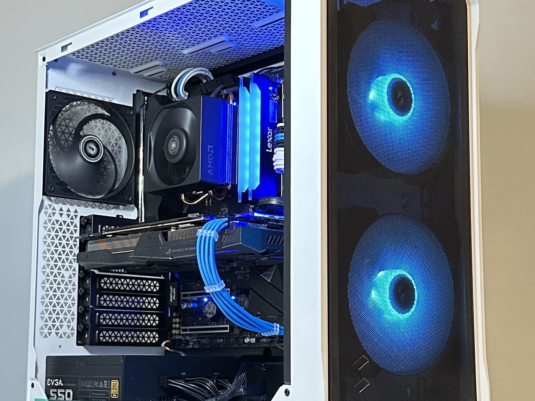 Ryzen 7 1700X/Nvidia GTX 1070 8GB Custom White RGB Gaming PC W/ Keyboard & Mouse