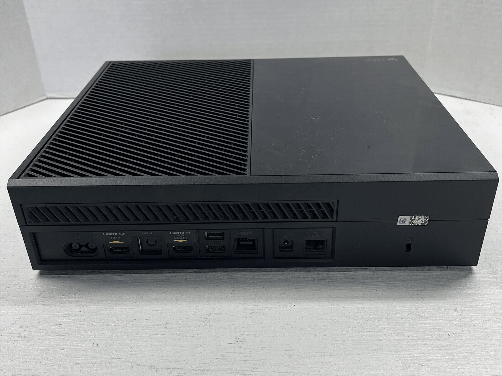 Microsoft Xbox One with Kinect 500GB Console Model 1540