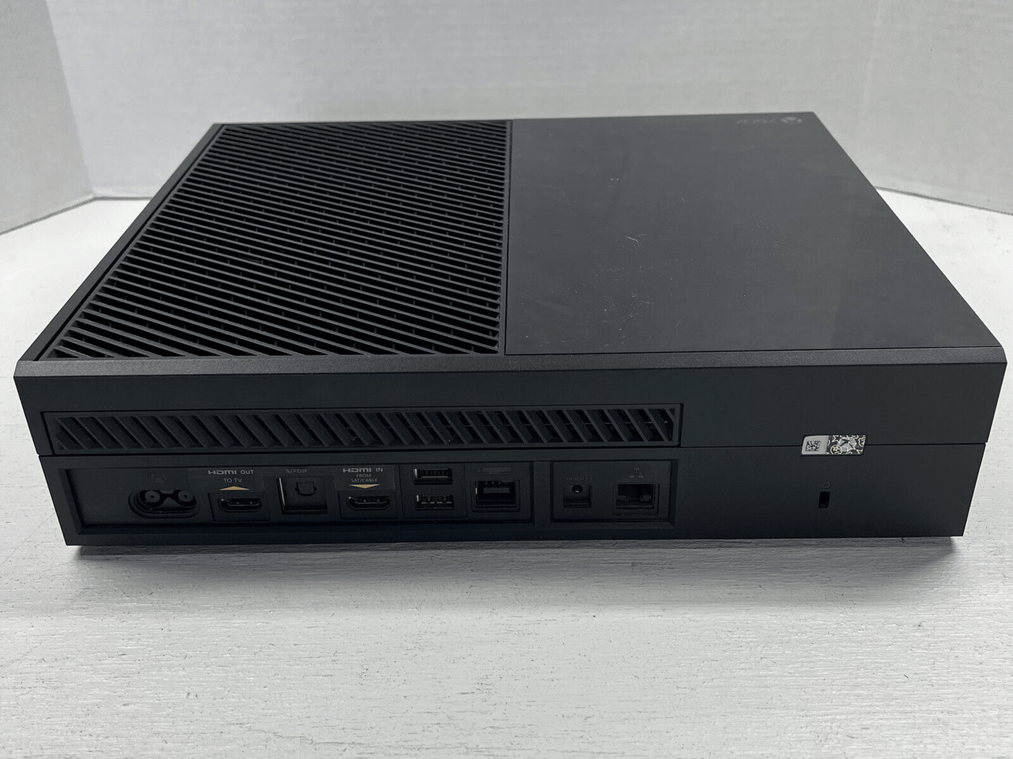 Microsoft Xbox One with Kinect 500GB Console Model 1540