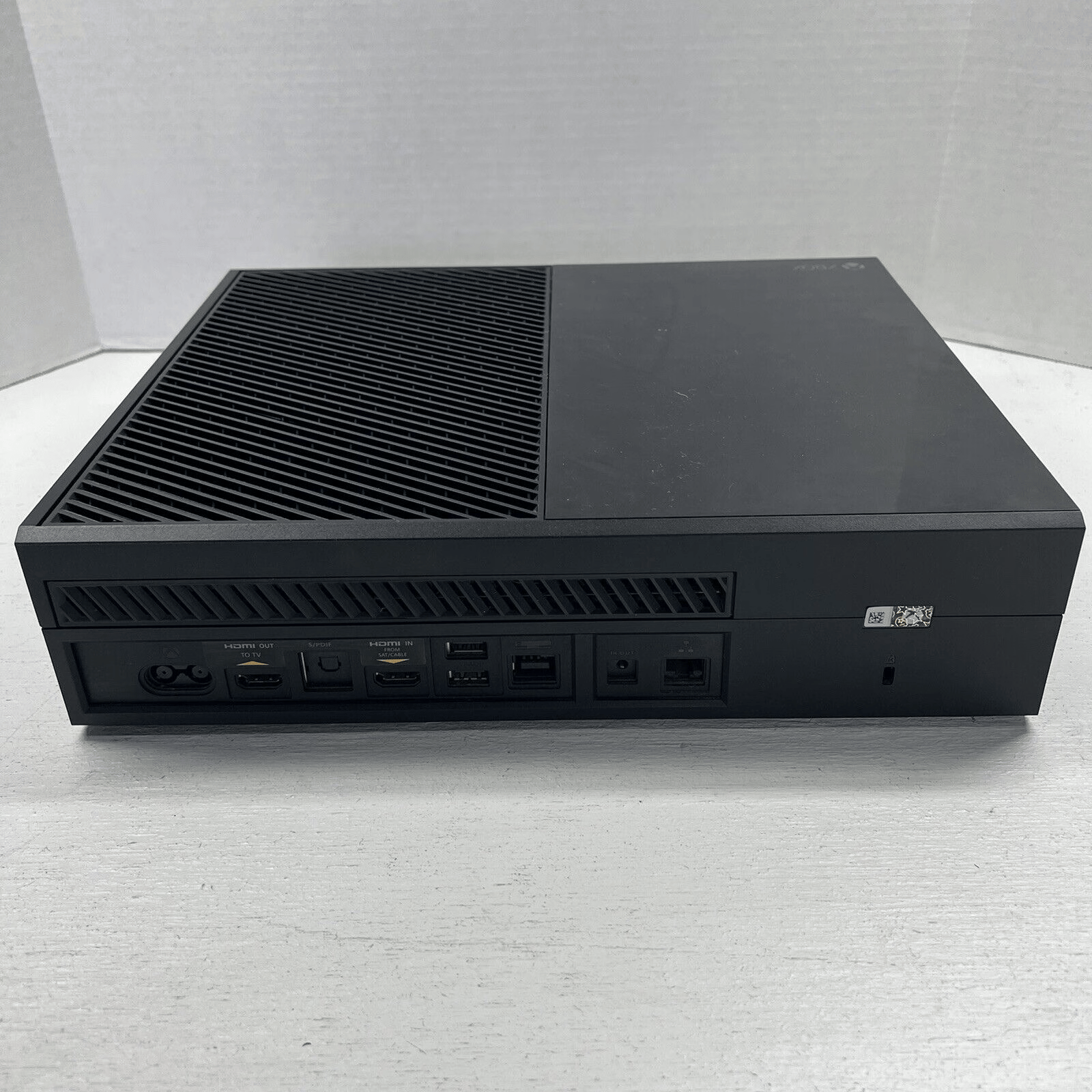 Microsoft Xbox One with Kinect 500GB Console Model 1540