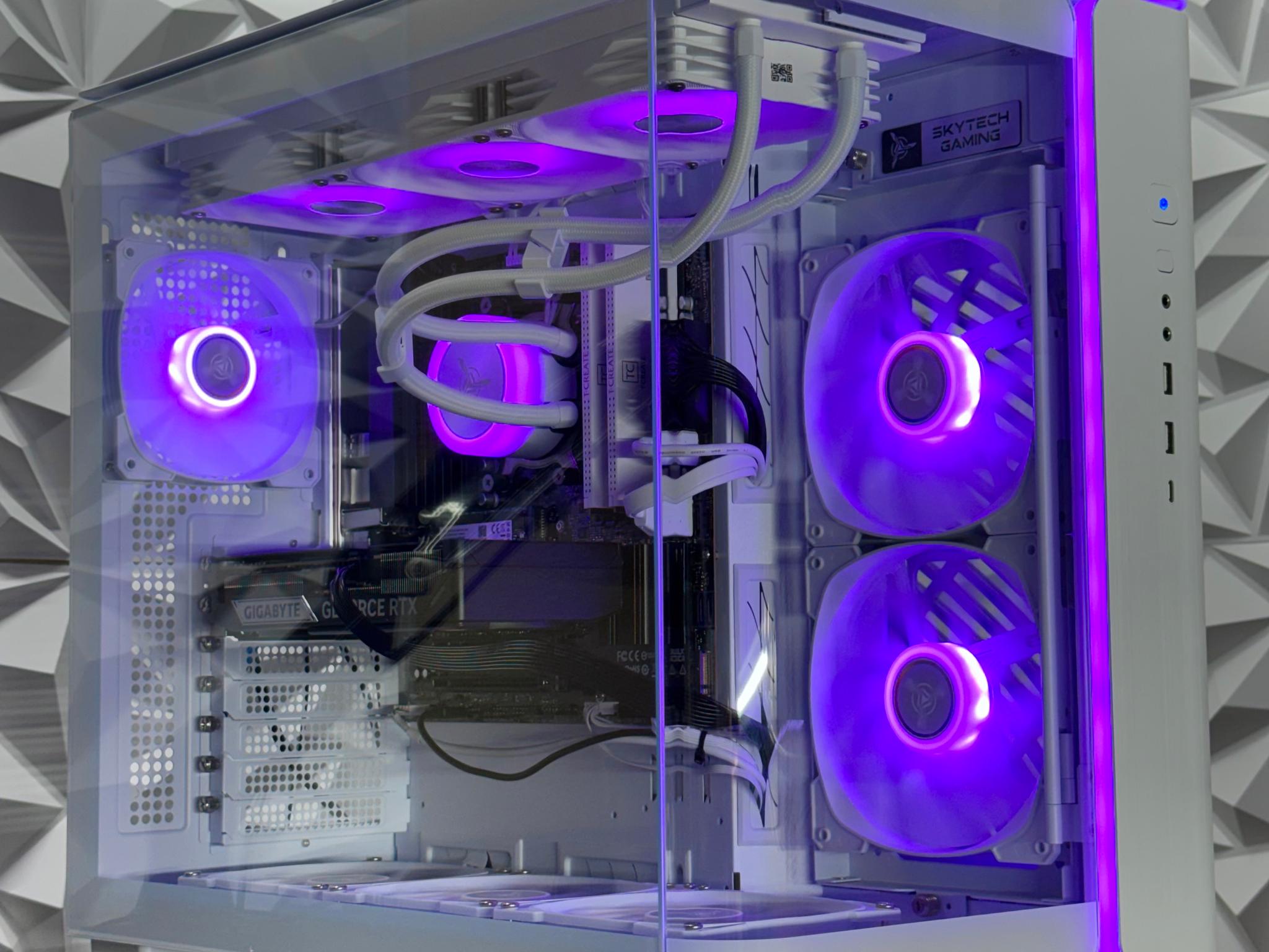 Ryzen 7 9700x / RTX 5060 ti 16GB / 16GB DDR5 Ram / 1Tb storage / Windows 11
