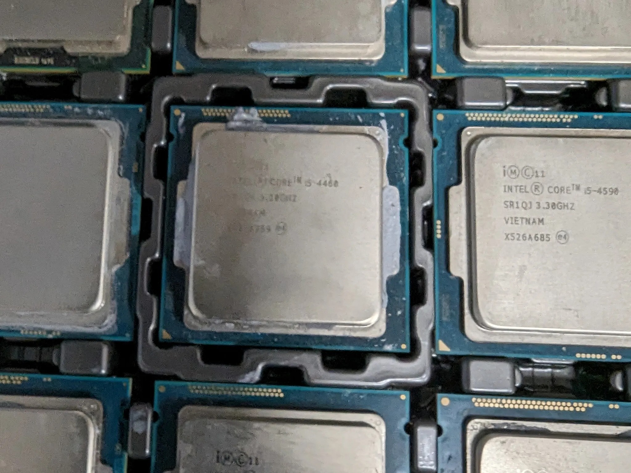 Not allowed to make animal listings anymore so here's an i7-4770s.