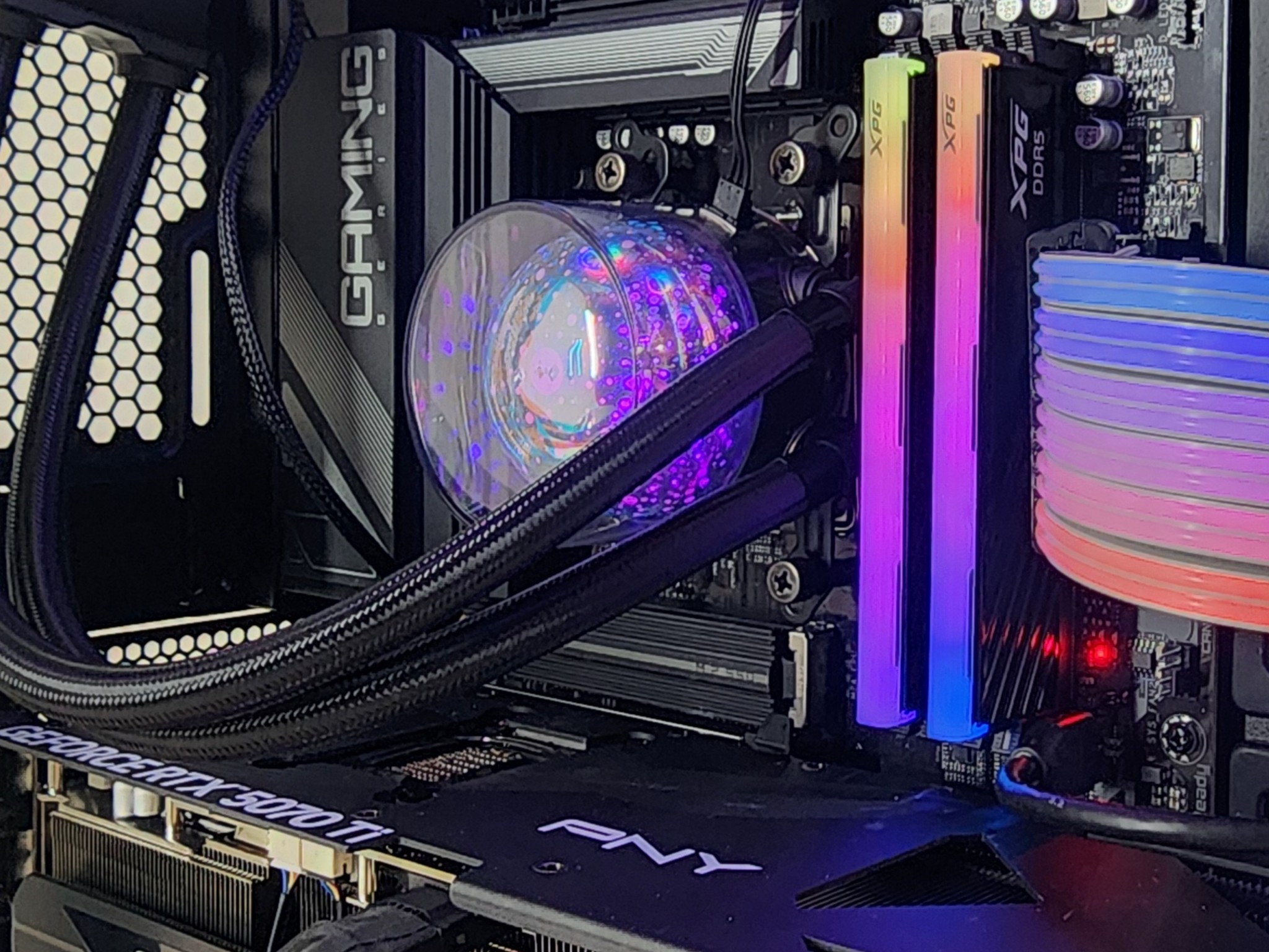 Gaming PC Ryzen 9 9950X3D 32GB RAM 2TB SSD RTX 5070 Ti 16GB Windows 11 Computer