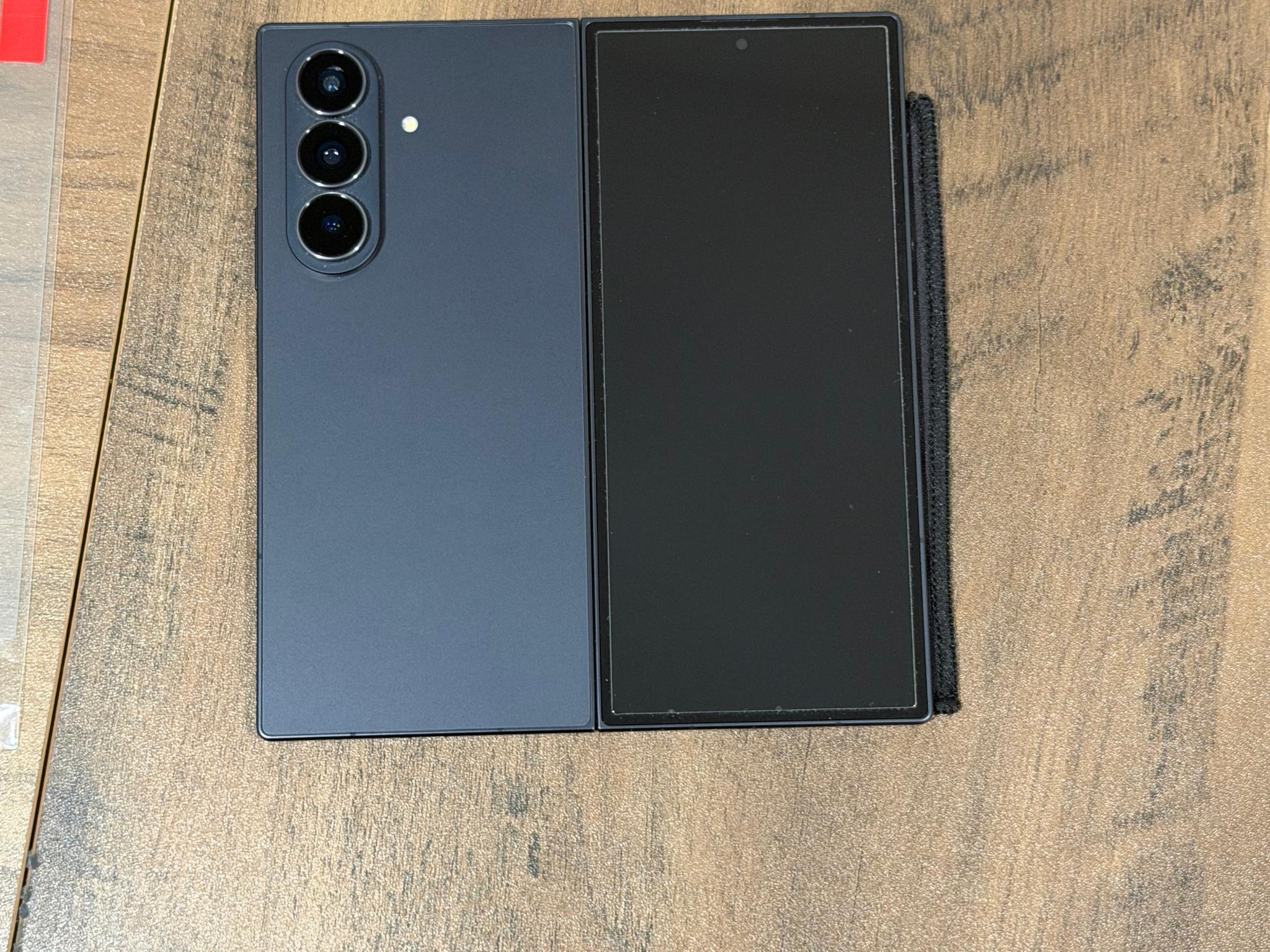 Samsung Z Fold 7 - Pristine Condition