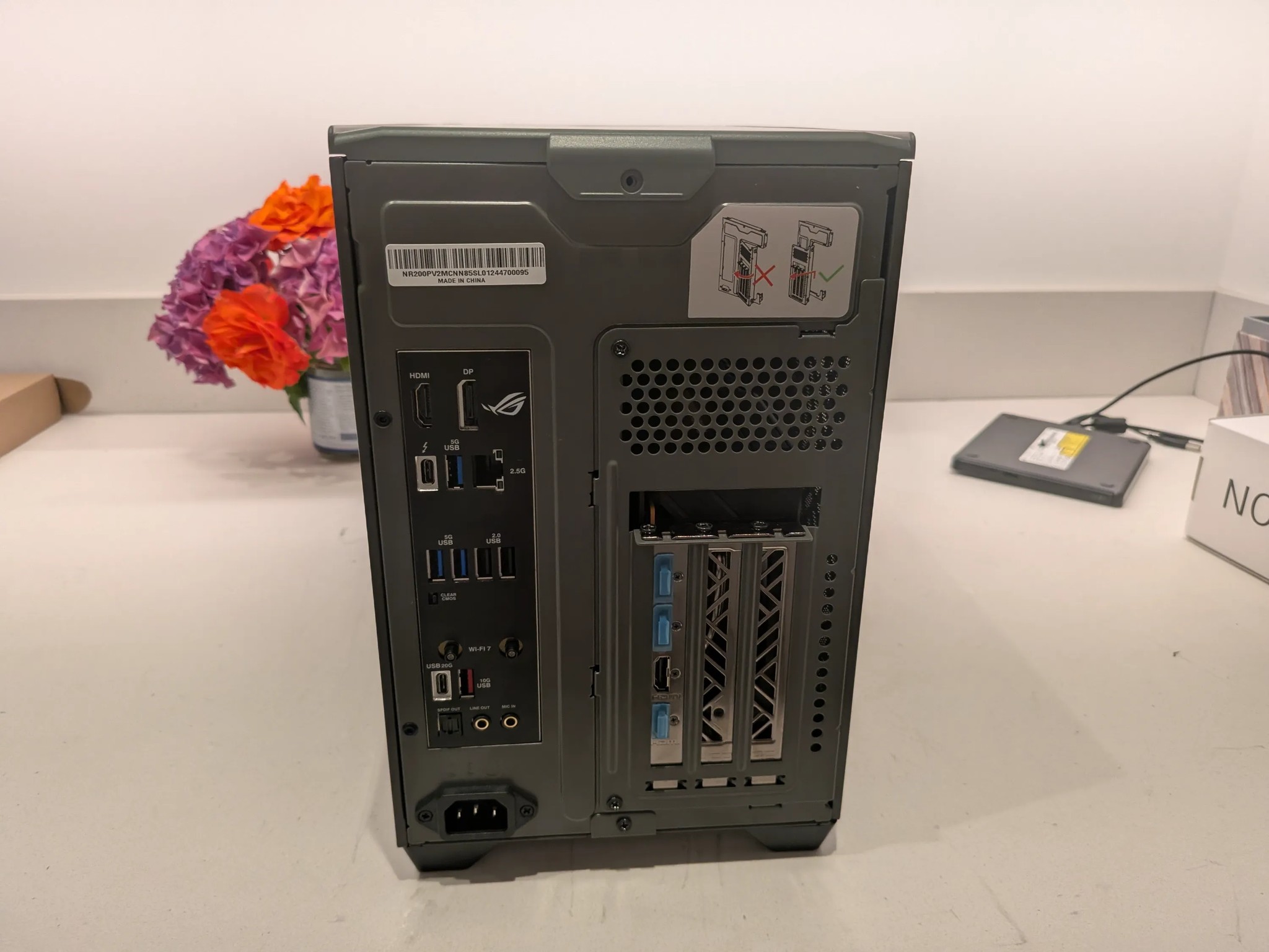 Red & Blue - RX 9070 XT, Intel Core Ultra 7 265KF, 32 GB DDR5 RAM, 4 TB Gen 5 NVME, Liquid Cooled