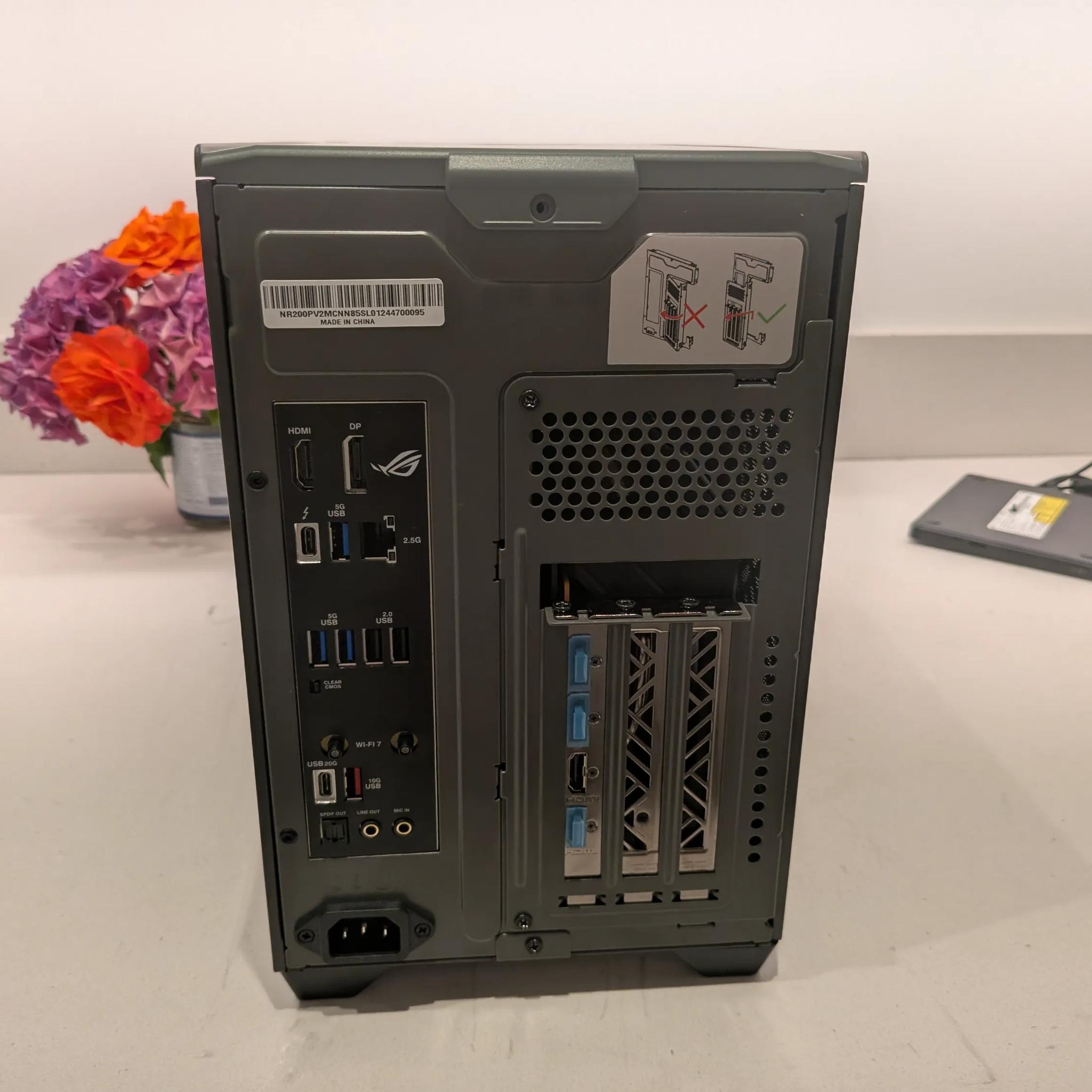 Red & Blue - RX 9070 XT, Intel Core Ultra 7 265KF, 32 GB DDR5 RAM, 4 TB Gen 5 NVME, Liquid Cooled