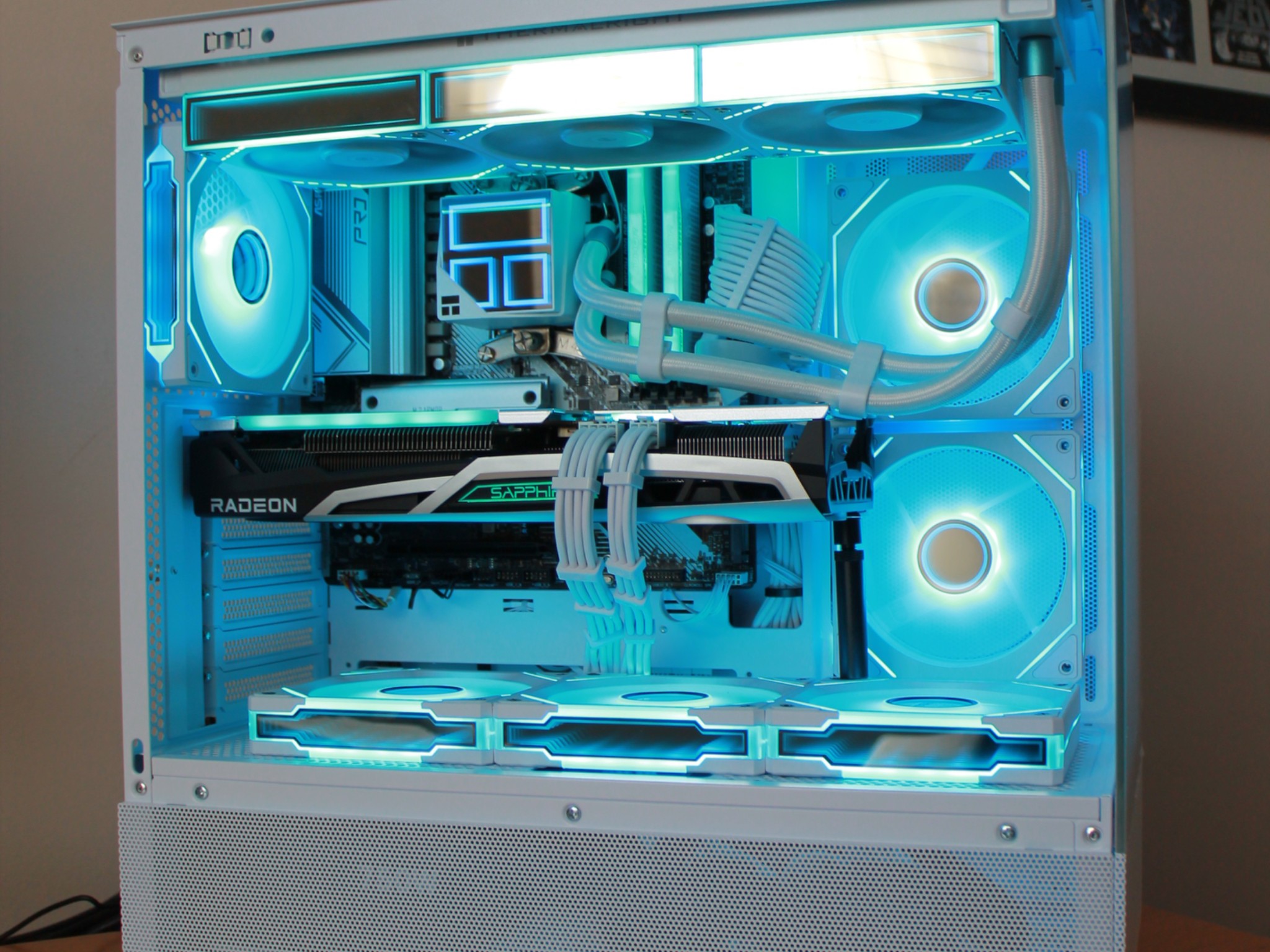 White Beast 6700XT 12GB, Ryzen 5 7600 , 32GB RAM