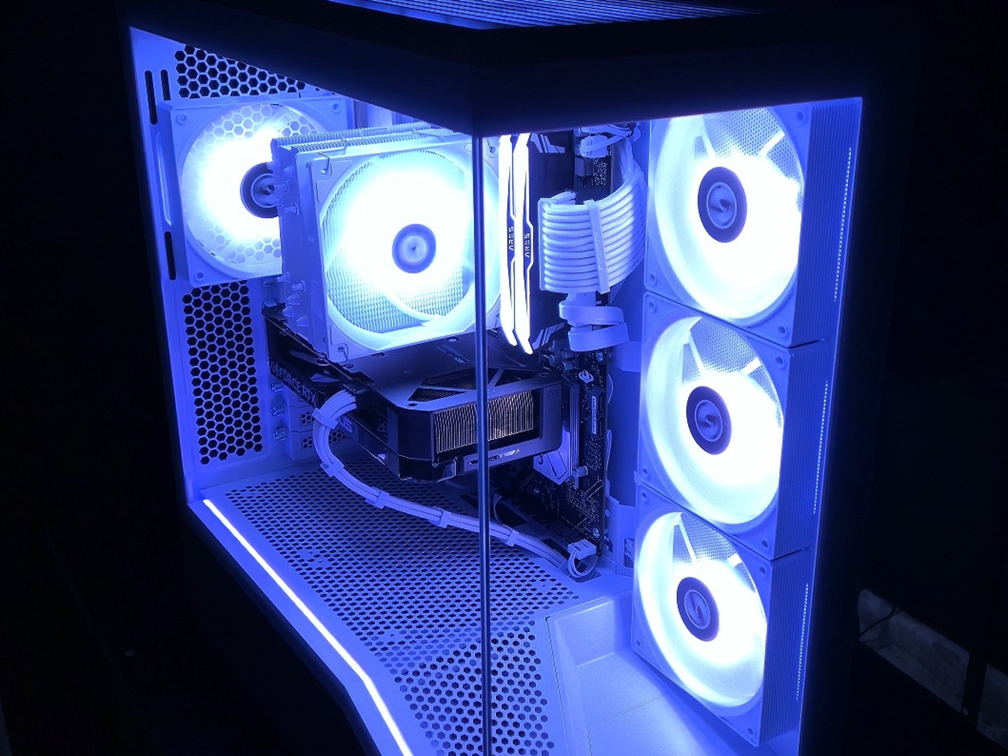 Gaming PC - 32GB DDR5 7200MHz CL34 - Ryzen 7600X - RTX 5060 OC - Windows 11 Pro
