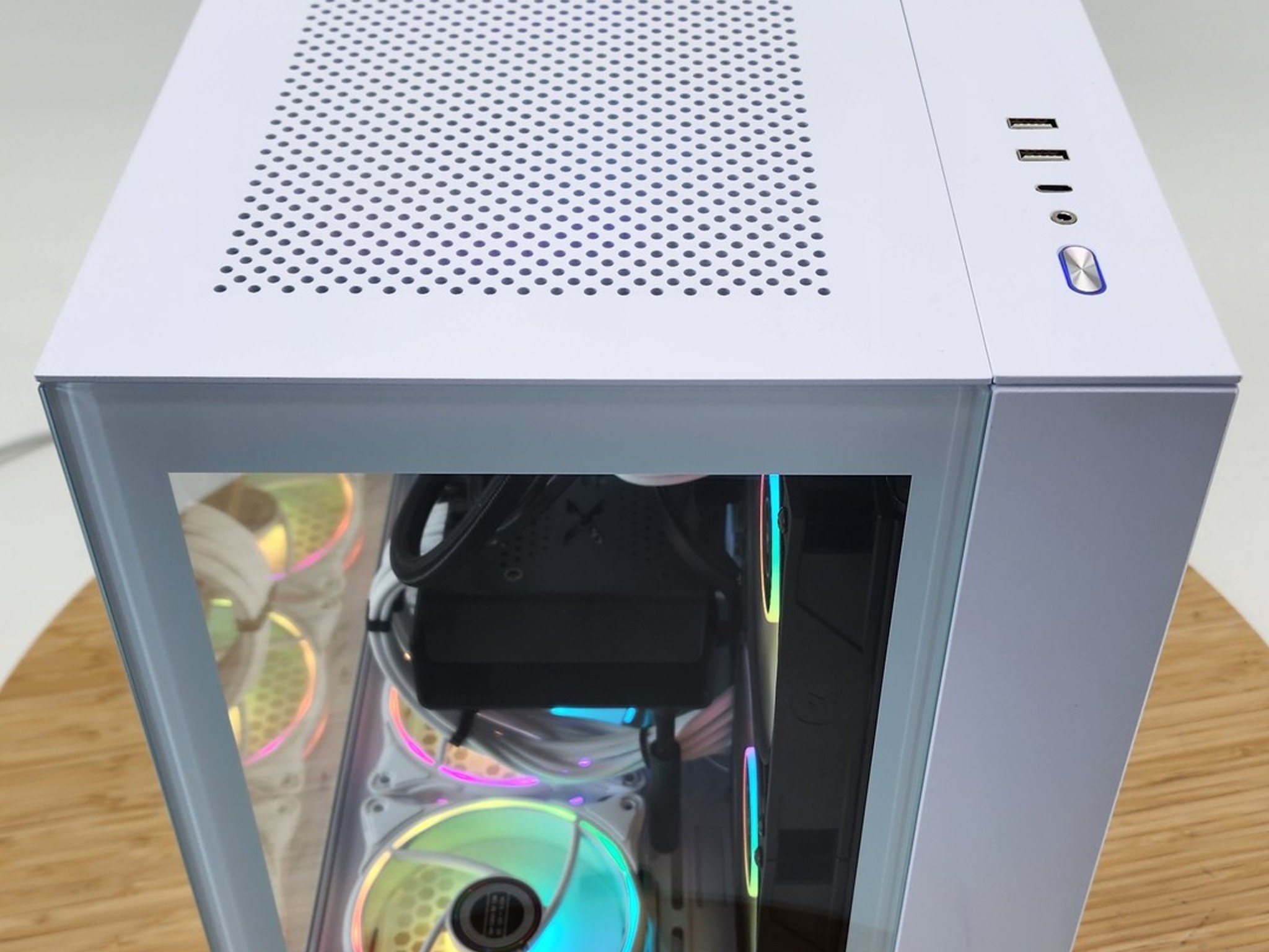 Gaming PC i9-14900K 32GB RAM 2TB SSD RX 7800 XT 16GB Windows 11 Computer