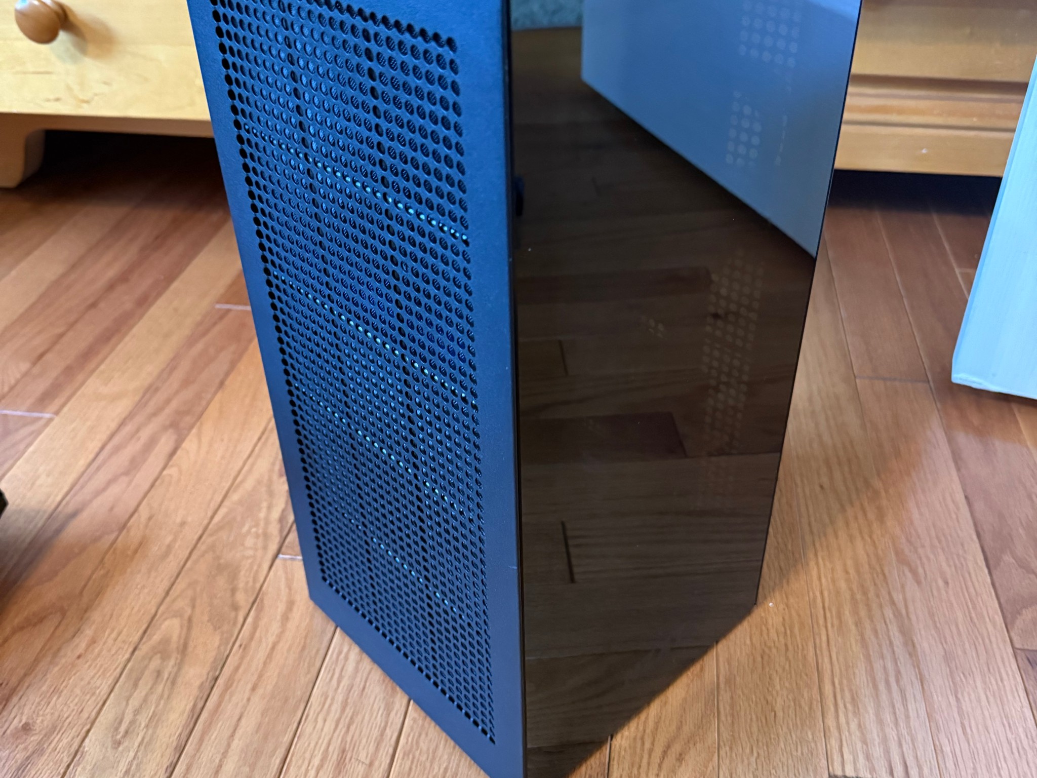 NZXT H1 V1 - Mini-ITX SFF Case (White/Black) with 650W PSU & 140mm AIO